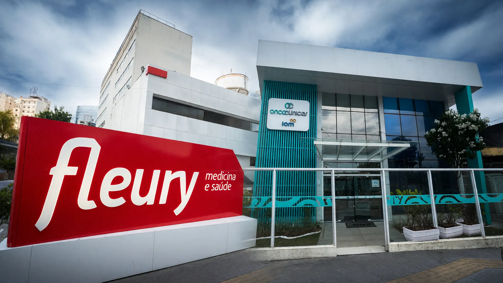 Duas unidades de saúde modernas para a nova empresa de oncologia Fleury e Porto Seguro