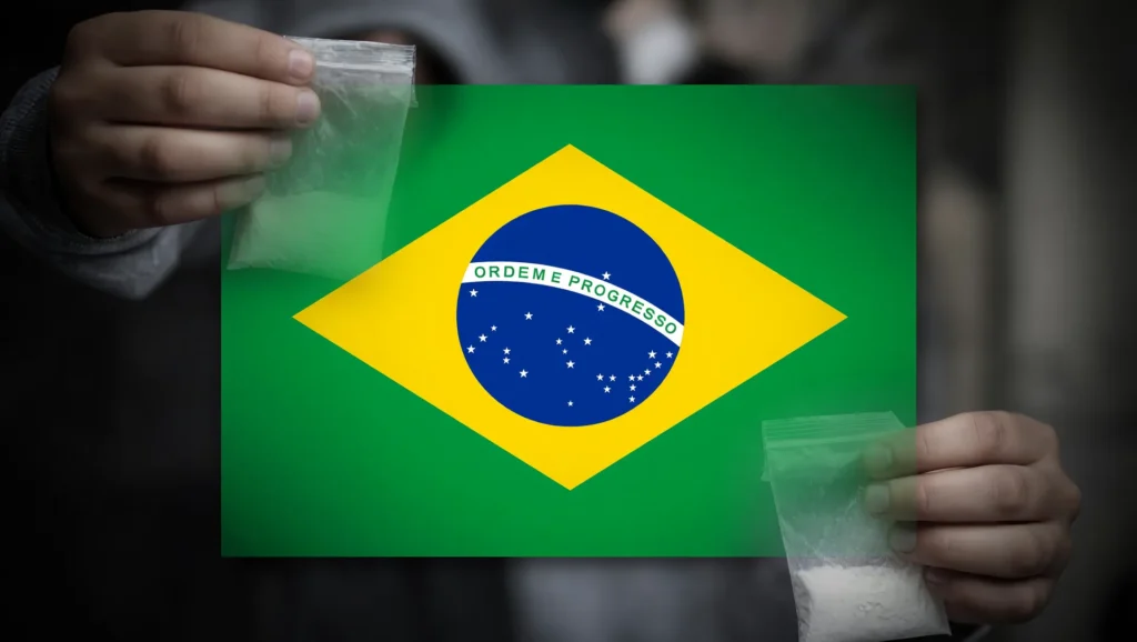 Bandeira Brasil e cocaína em composição editorial retratando brasileiros presos Portugal por tráfico de cocaína