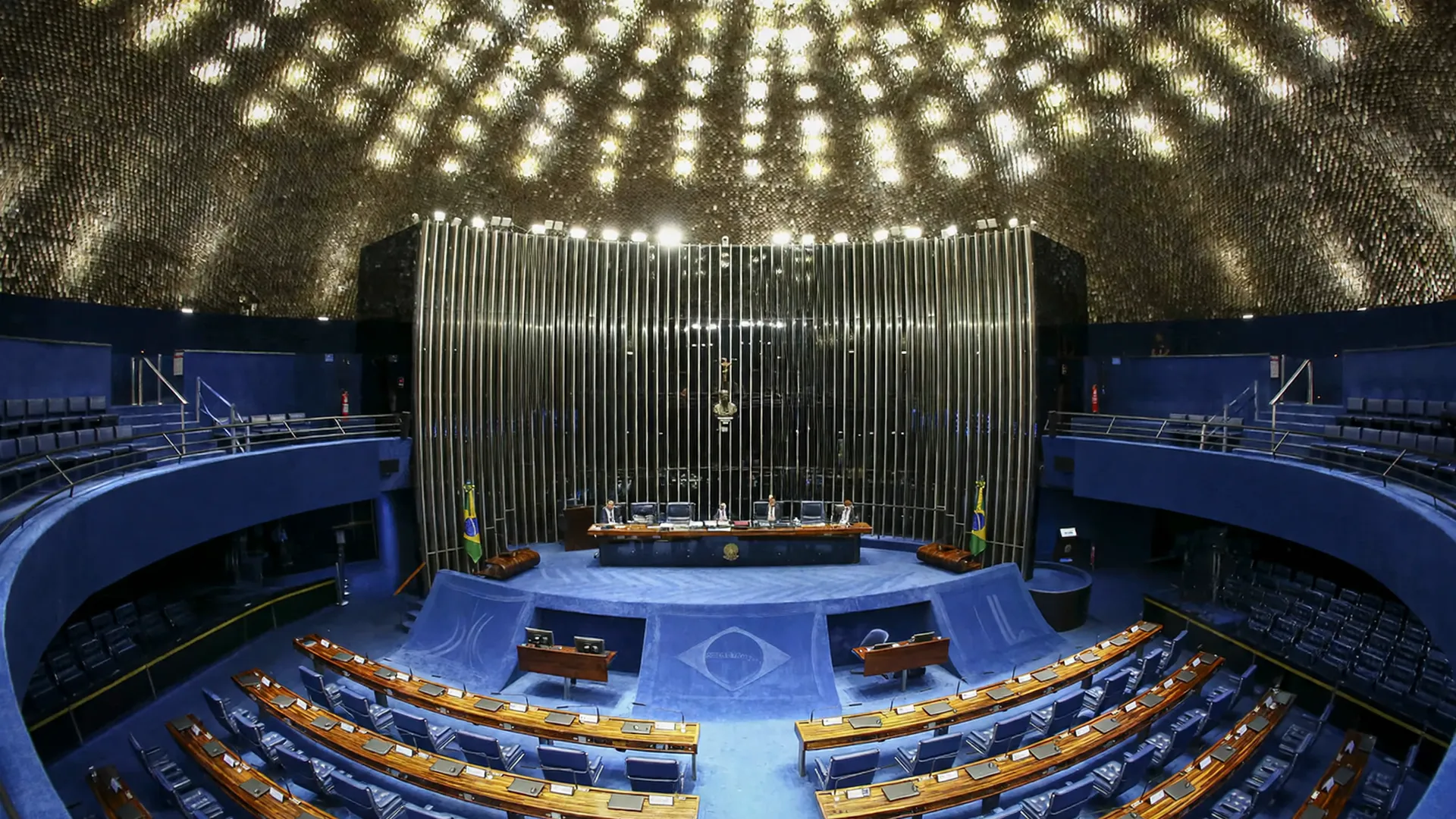 Plenário do Senado Federal em sessão sobre prorrogação da CPI do Crime Organizado por 60 dias