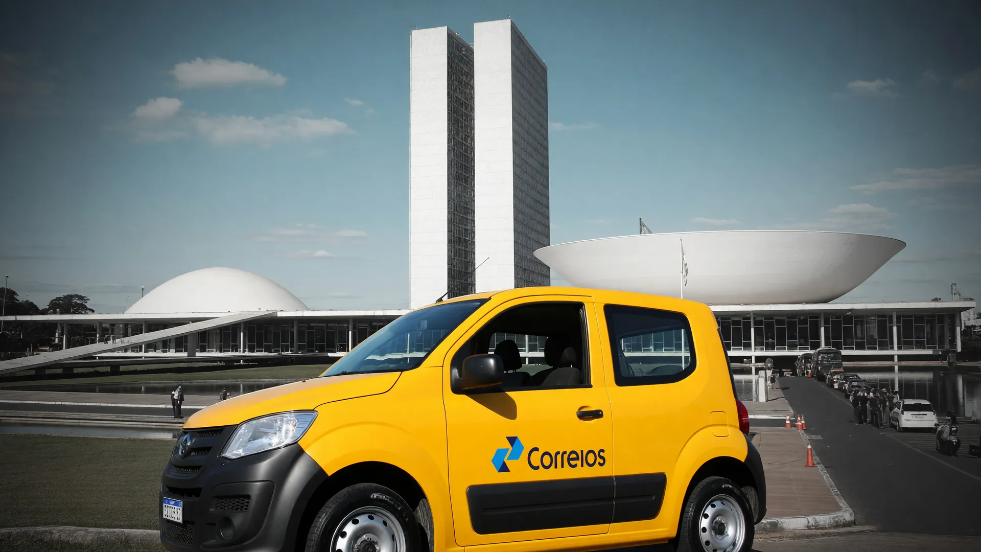 Crise financeira dos Correios apresentada ao Congresso por TCU: alerta de perdas bilionárias