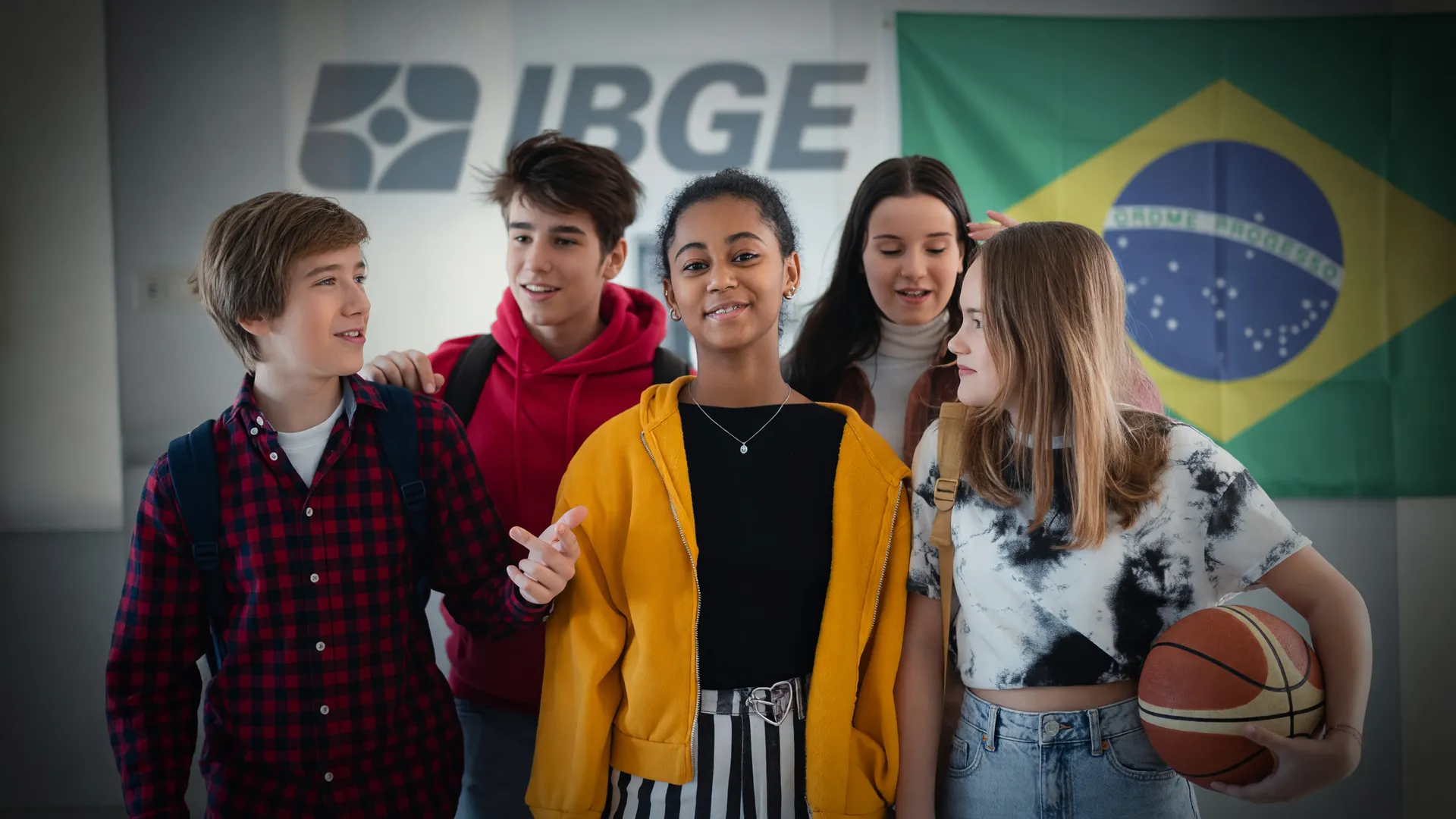 Adolescentes em foco: a crise de saúde mental entre brasileiros revelada pelo IBGE, refletindo solidão e vulnerabilidade