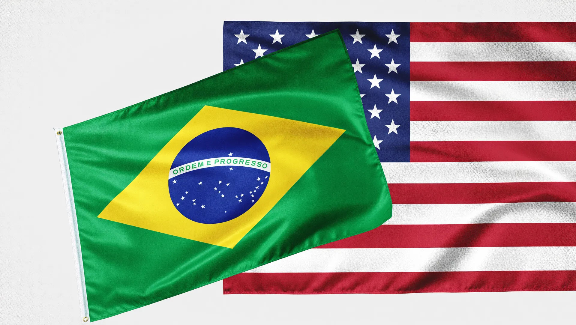 Bandeiras do Brasil e EUA em composição editorial sobre ranking liberdade de imprensa