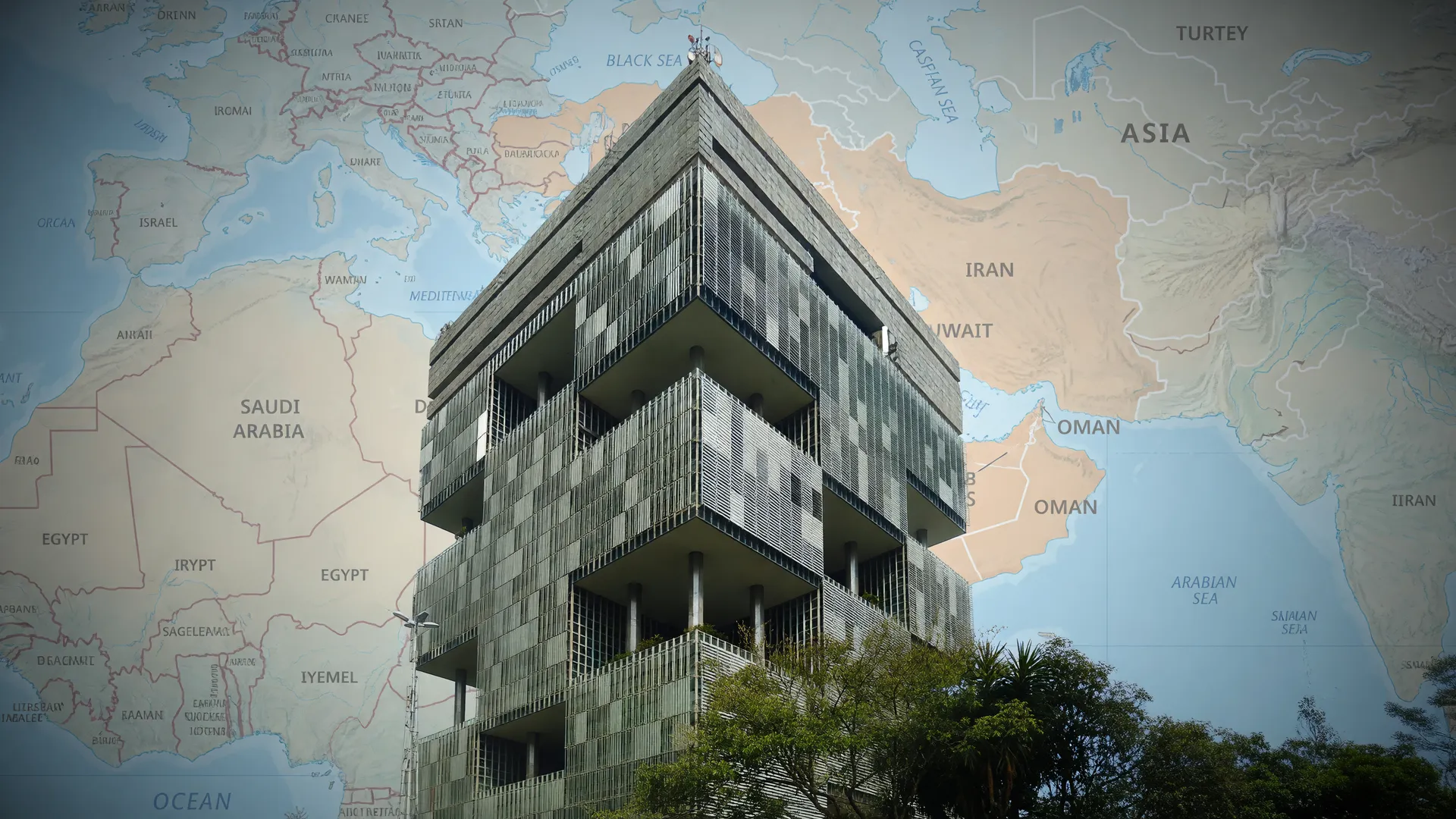 Sede Petrobras em destaque com mapa do Oriente Médio ao fundo, sobre o reajuste querosene aviação e passagens aéreas