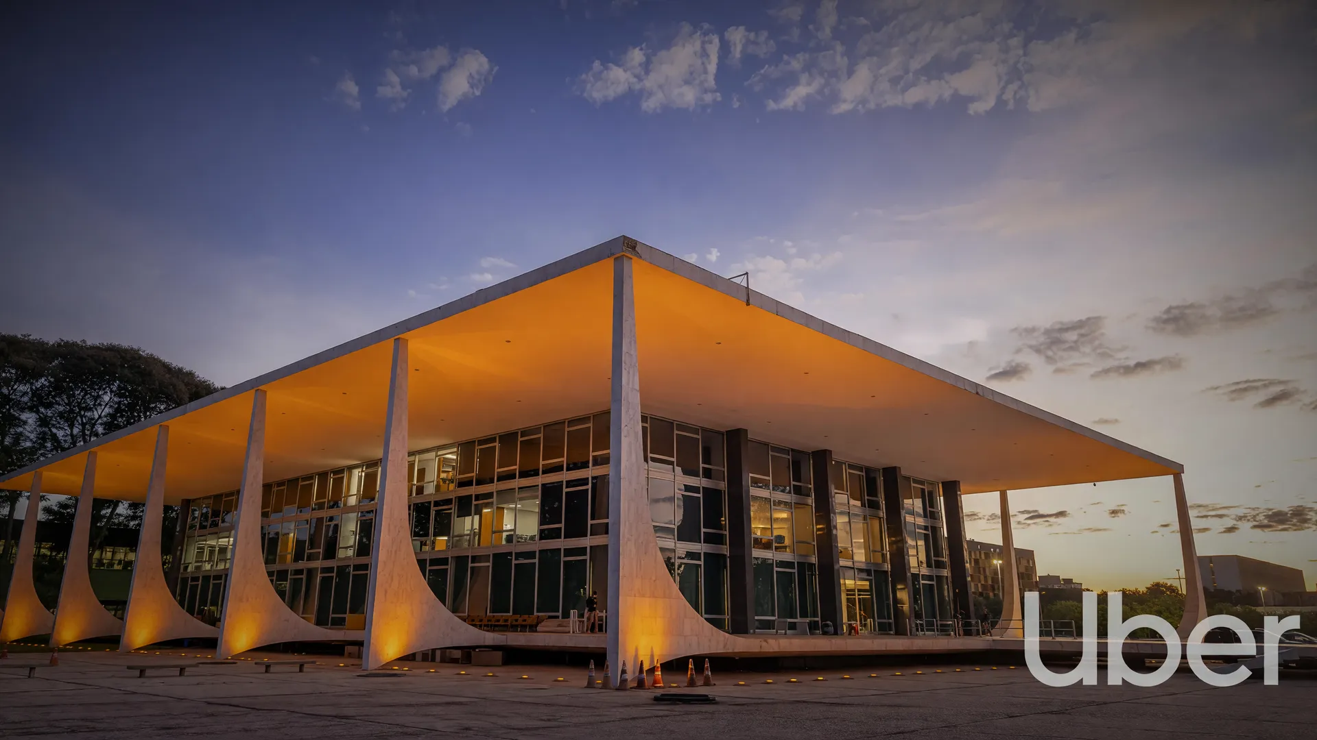 STF ao entardecer representando julgamento Uber por agressão sexual motorista