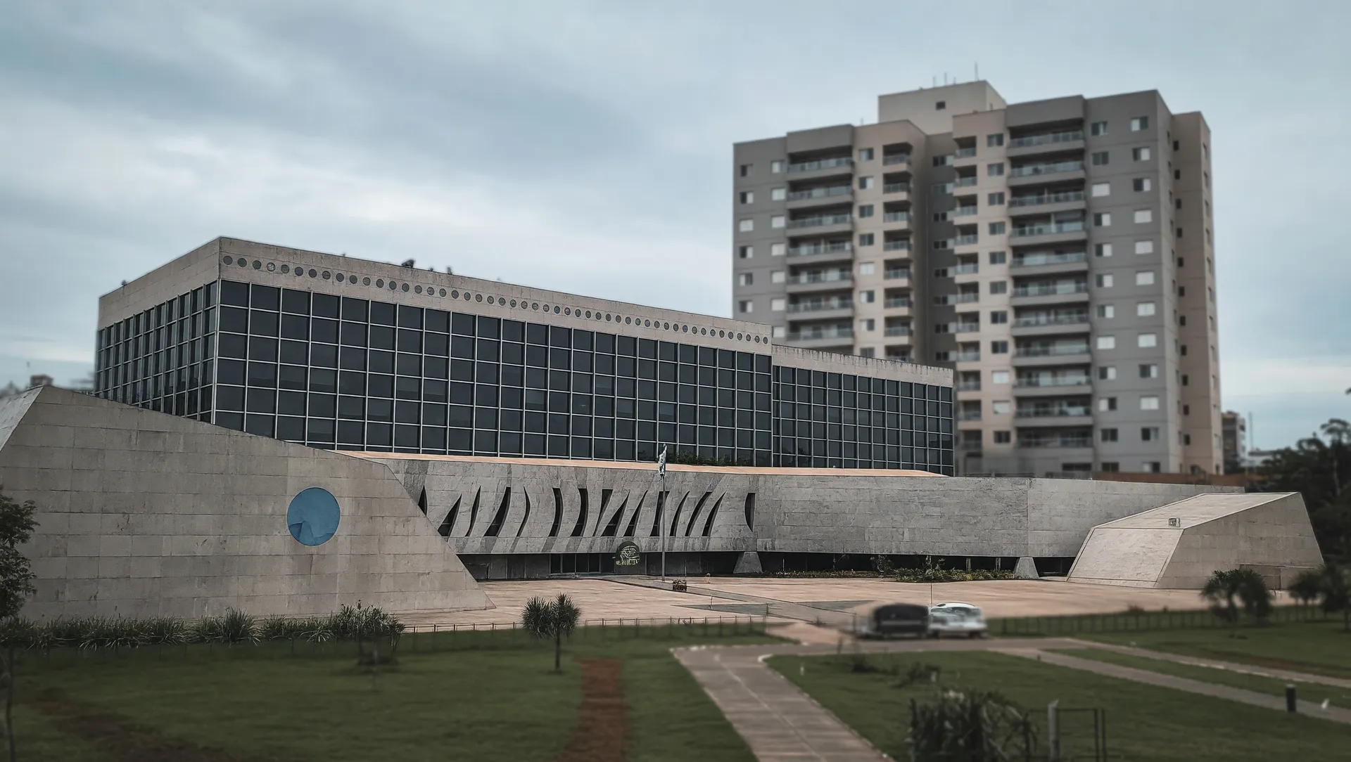 Prédios residenciais e STJ: decisão sobre Airbnb em condomínio exige aprovação de dois terços