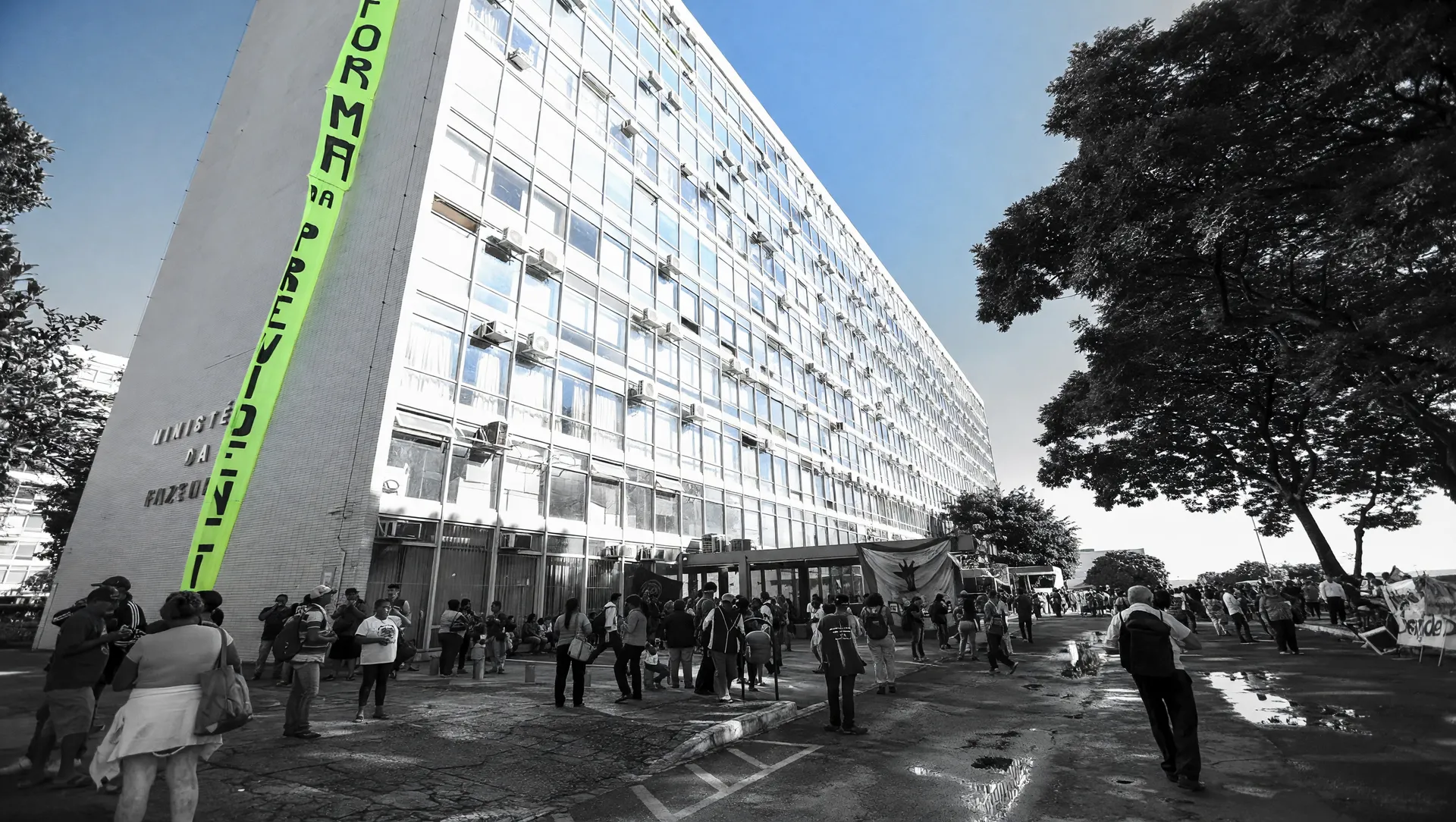 Prédio do Ministério da Fazenda simboliza projeções econômicas do PIB Brasil primeiro trimestre 2026