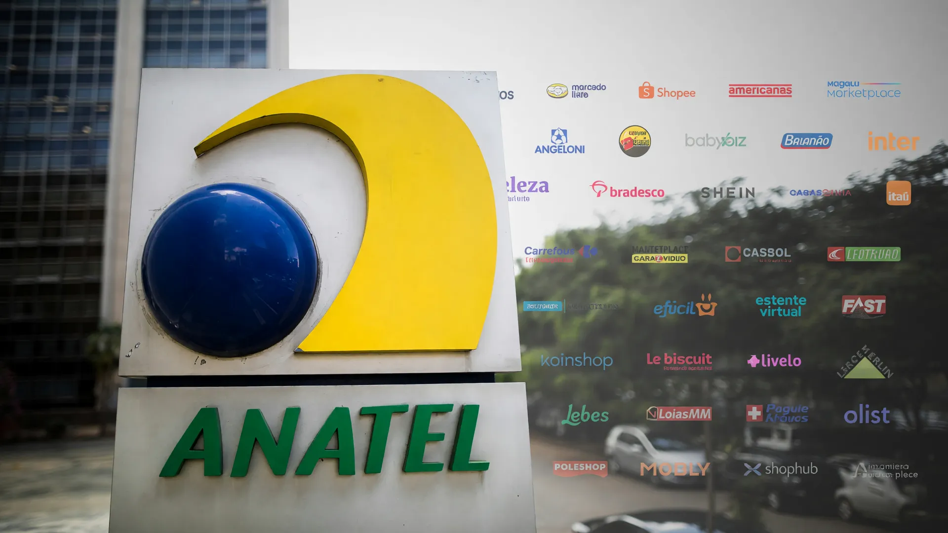 Logomarcas Anatel e marketplaces: acordo para barrar minicelulares em presídios