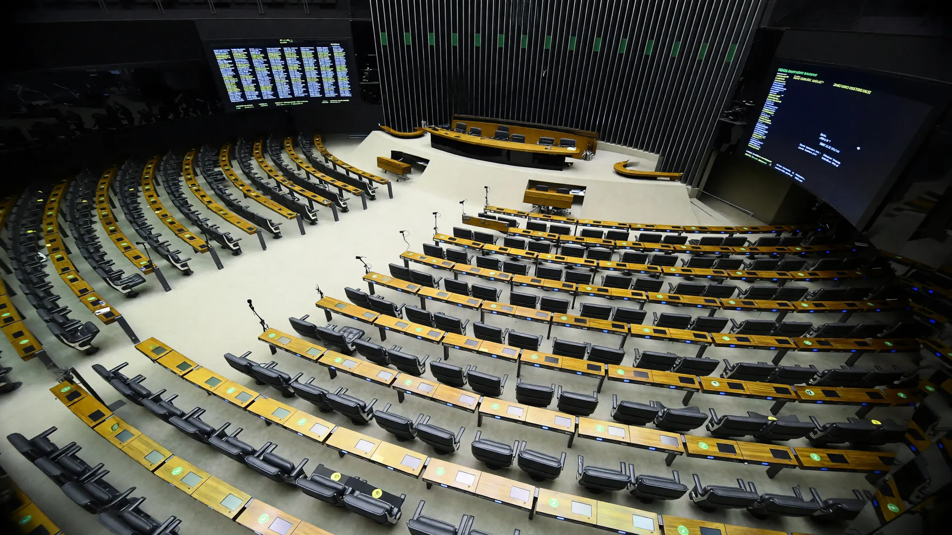 Câmara dos Deputados aprova urgência para corrigir falha lei antifacção crimes hediondos