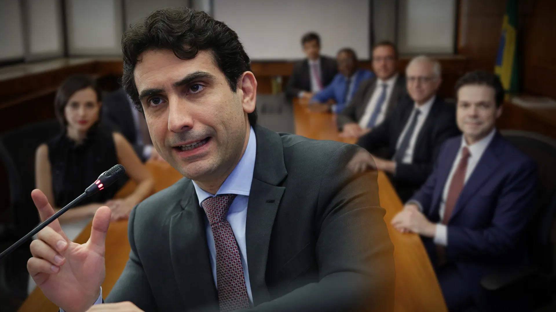 Galípolo frente à falha comunicação Copom em contexto do Banco Central e política monetária