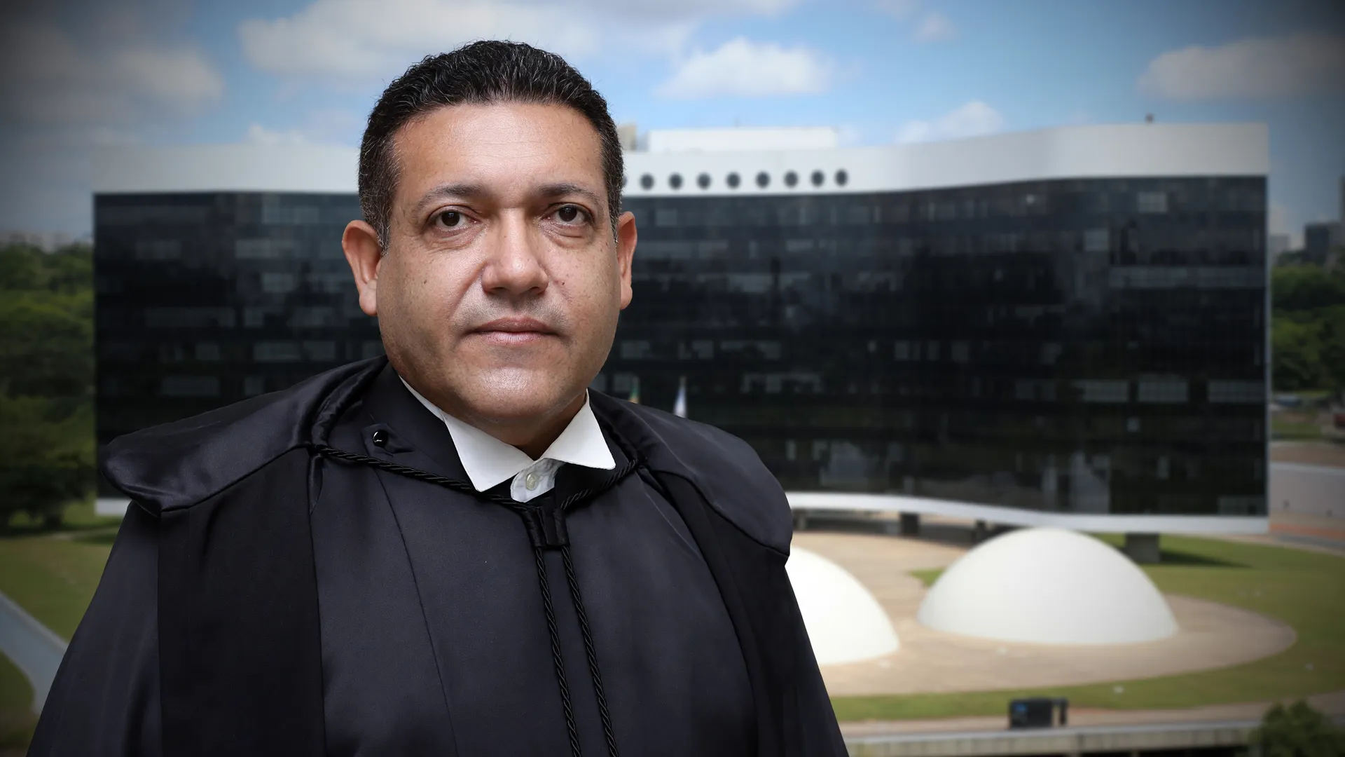 Nunes Marques em retrato oficial com TSE ao fundo, governança de inteligência artificial nas eleições 2026
