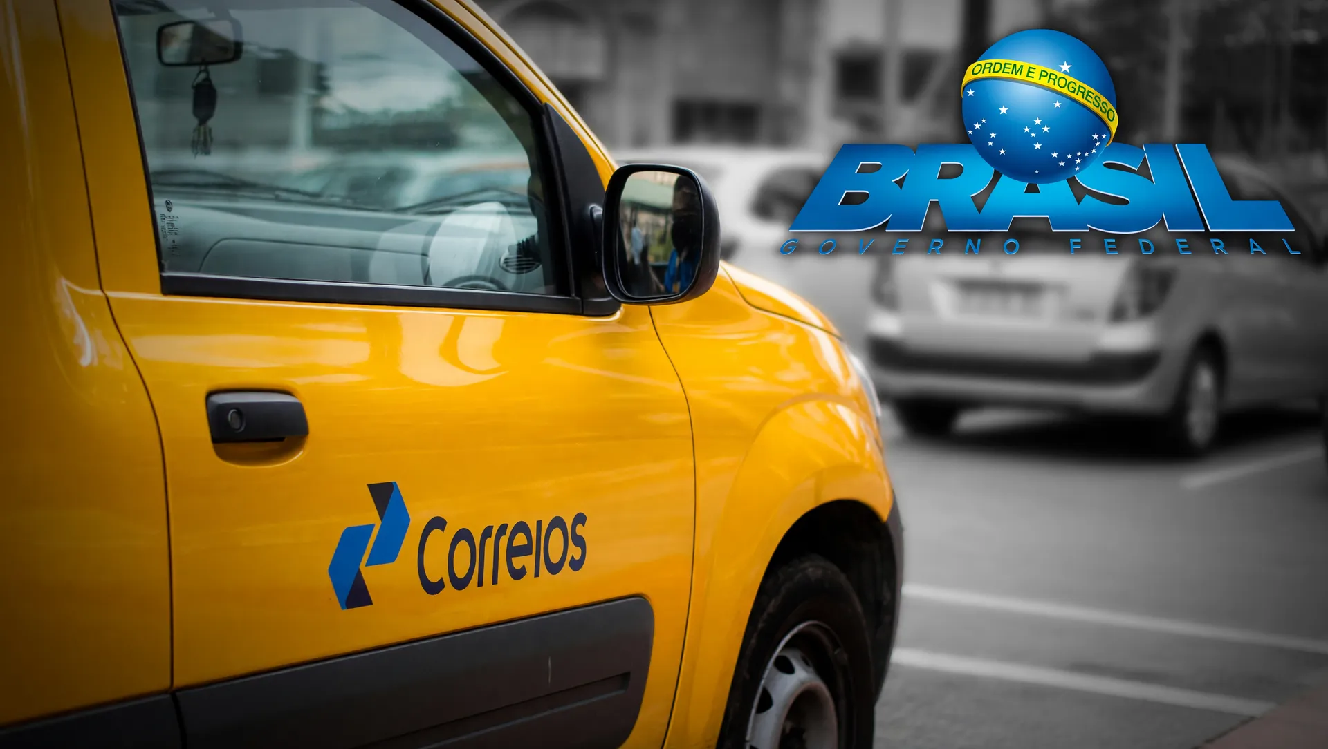 Composição editorial com veículo Correios e Governo Federal ilustrando prejuízo Correios primeiro trimestre 2026