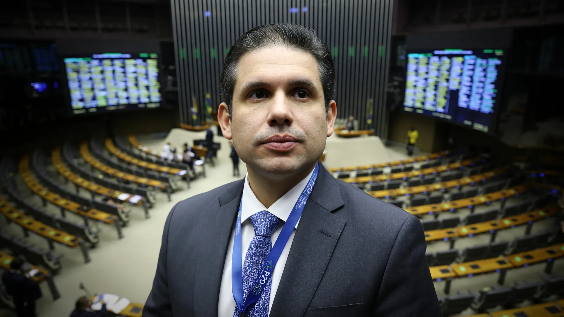 Hugo Motta em votação no plenário sobre projeto redução jornada 6x1 Câmara