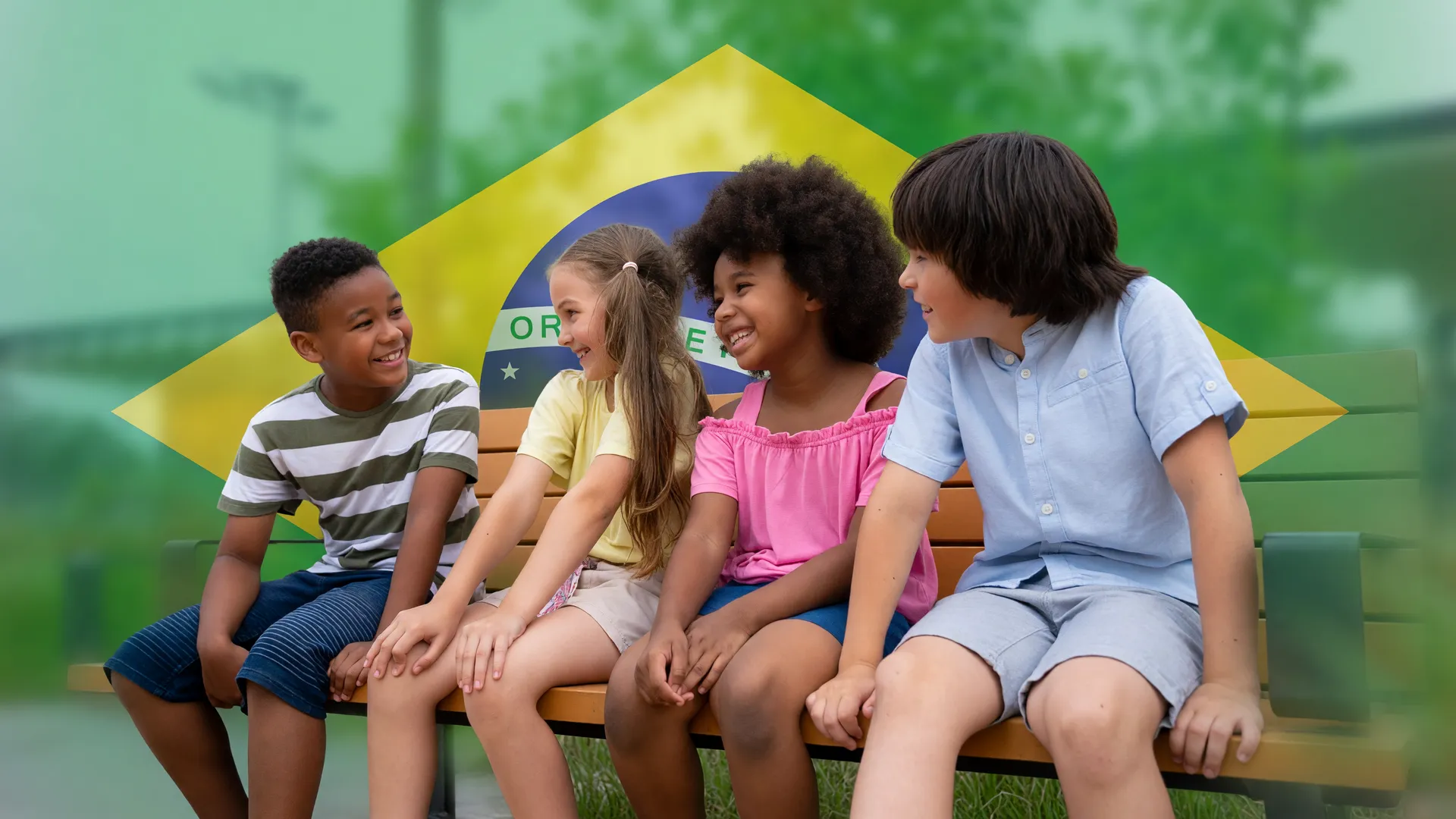 Crianças em escolas brasileiras com mínima reprovação escolar entre estados em 2025