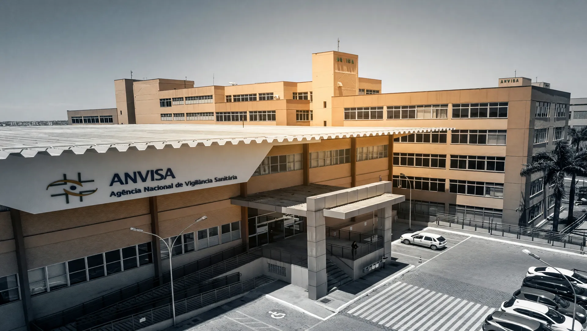 Edifício da Anvisa simbolizando aprovação de teclistamabe para mieloma múltiplo e tratamento precoce inovador