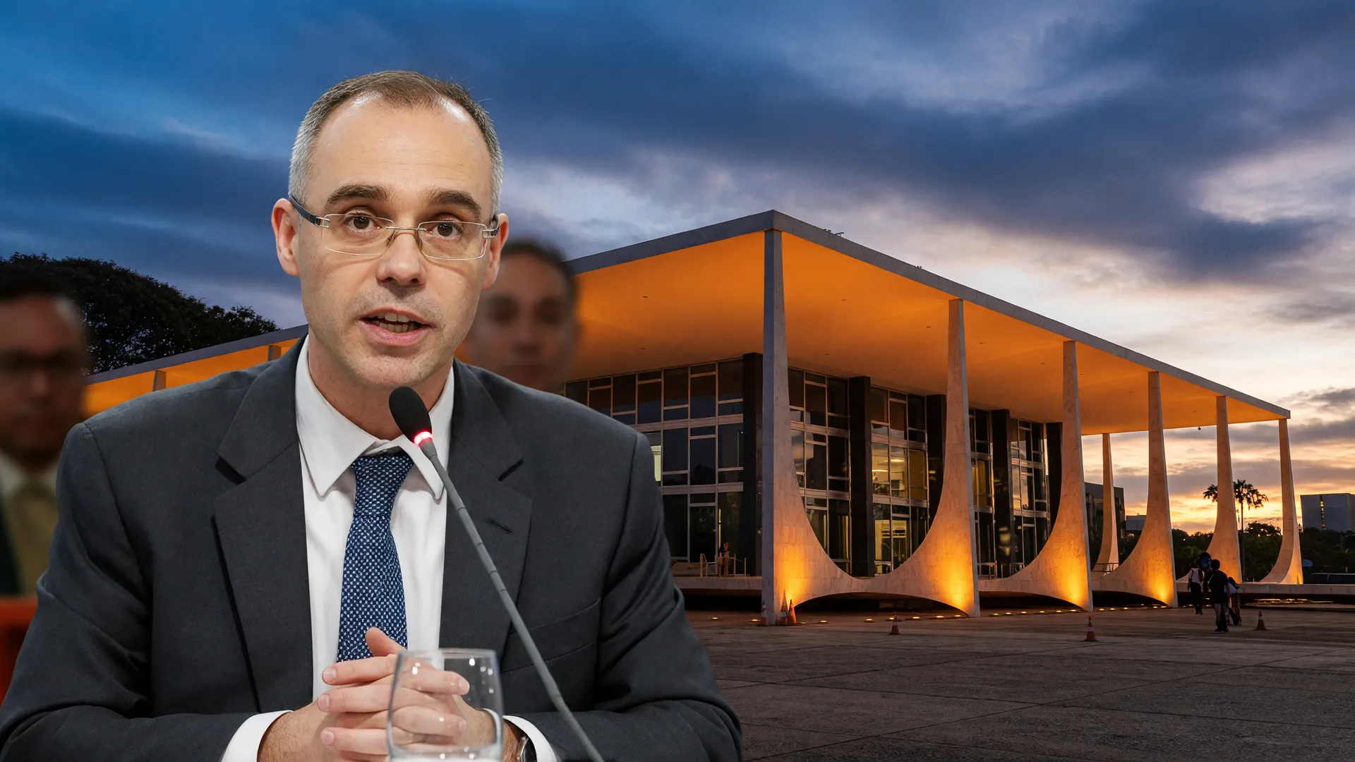 Mendonça em contexto judicial e fachada do STF sobre transferência Vorcaro Papudinha