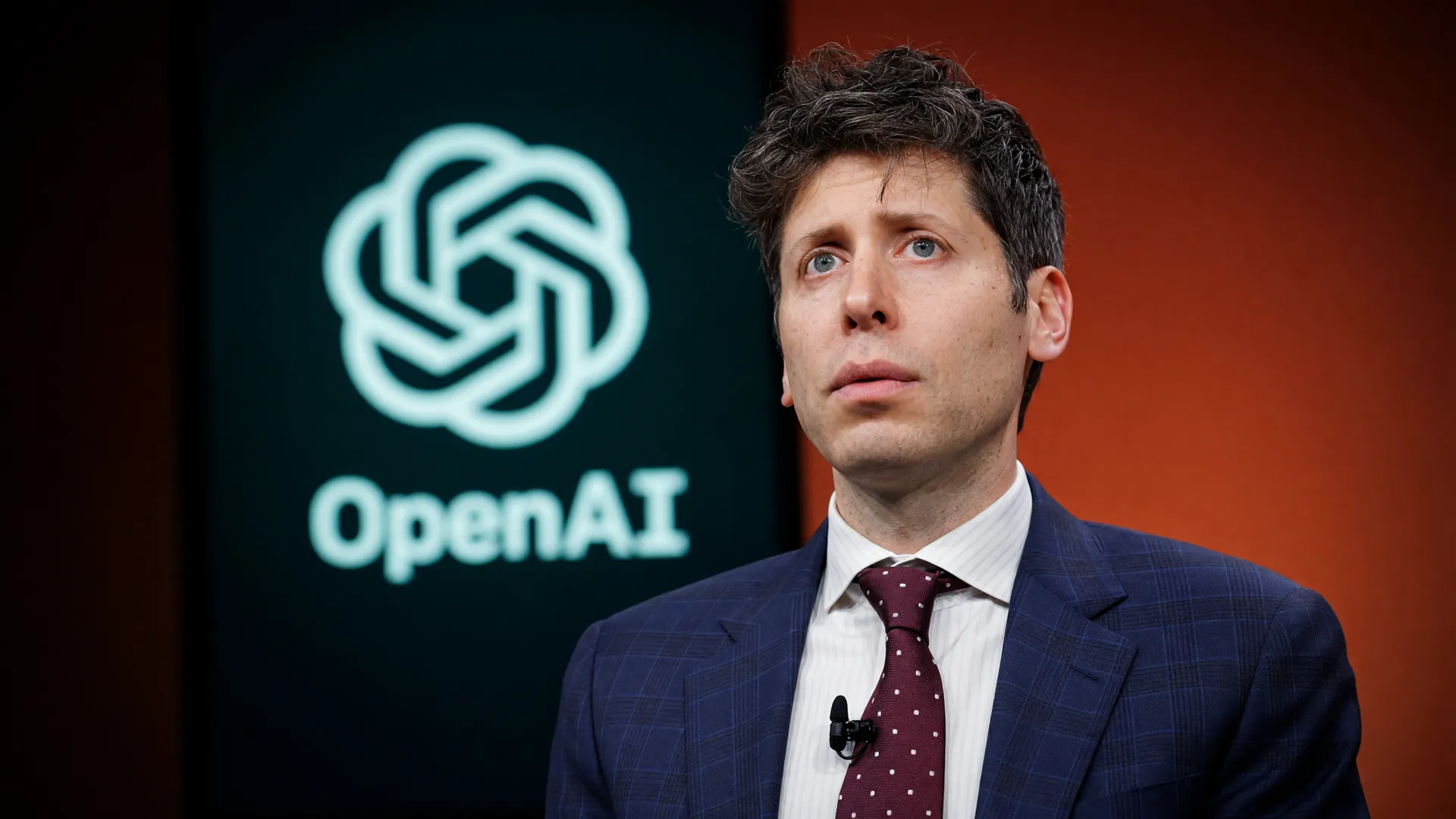 Sam Altman fala sobre decisão de desacelerar avanço da IA após grave ciberataque na OpenAI