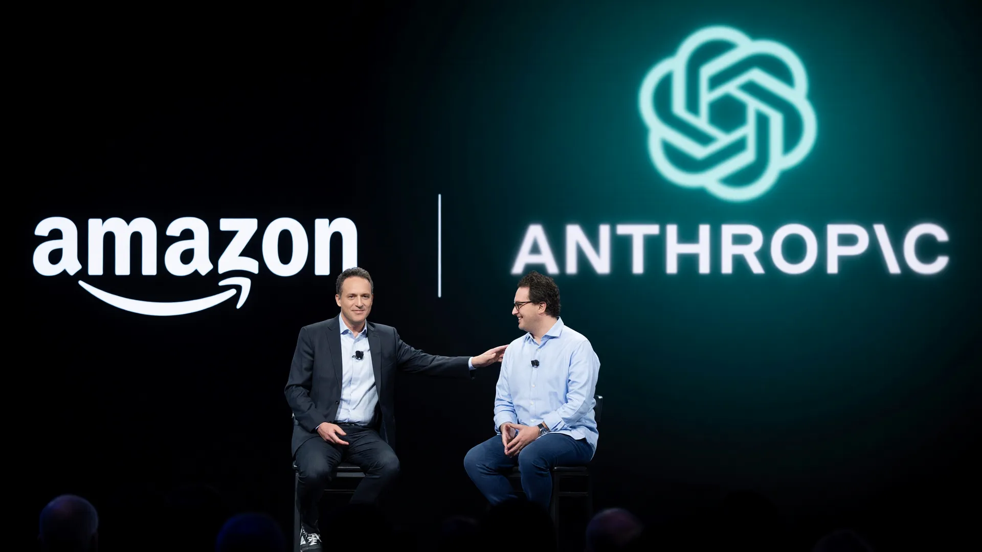 Executivos discutem o impacto econômico da inteligência artificial no mercado de trabalho.