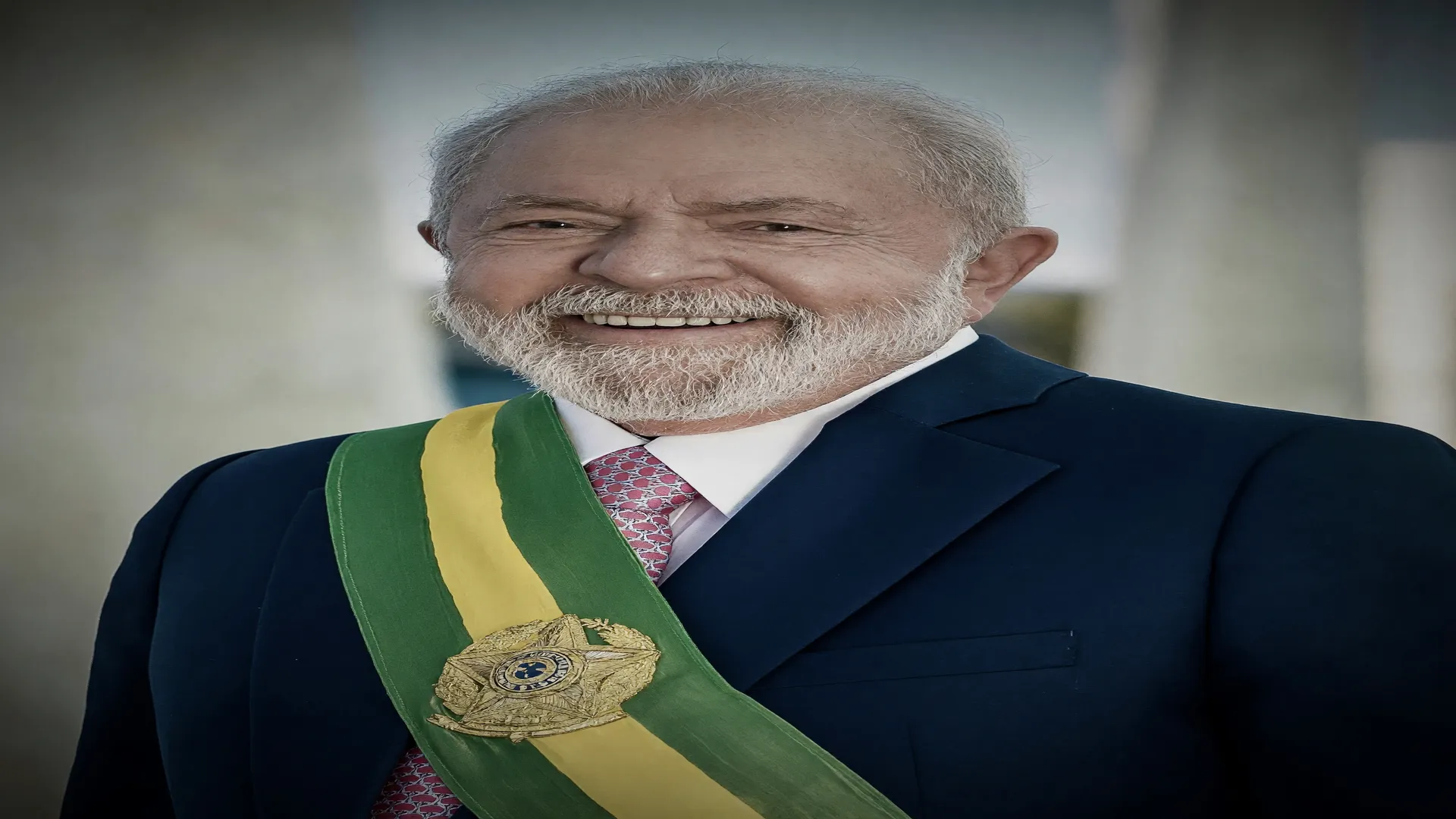 OAB-SP repudia declaração de Lula: presidente em retrato oficial com faixa presidencial