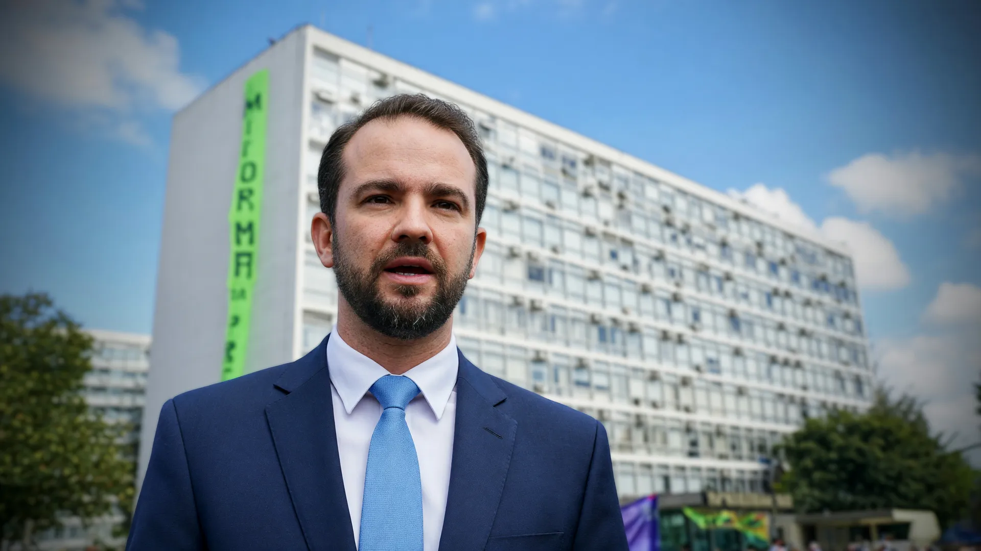 Dario Durigan e o Ministério da Fazenda representam o novo prazo do Desenrola 2.0, até 31 de agosto