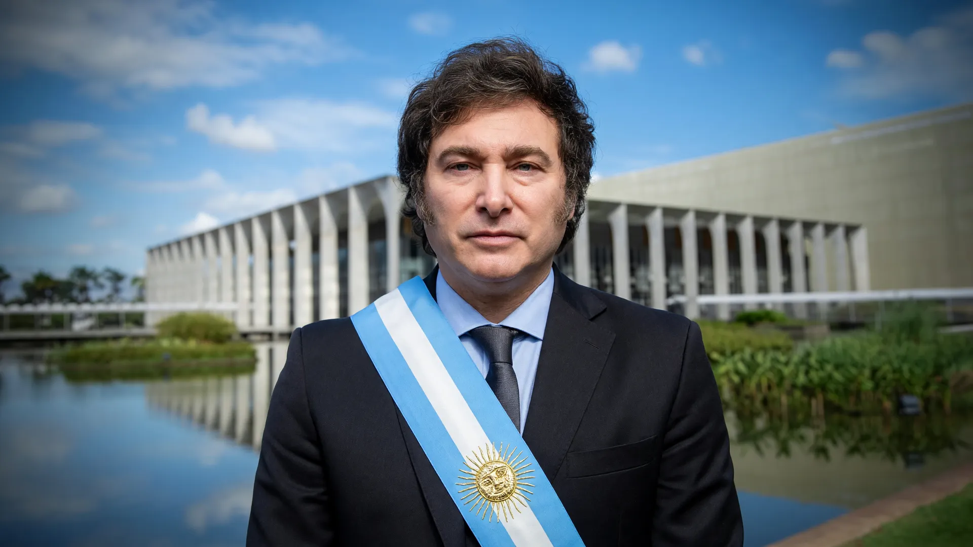 Palácio do Itamaraty ao fundo simboliza a reação de ministros a Milei em meio à tensão diplomática