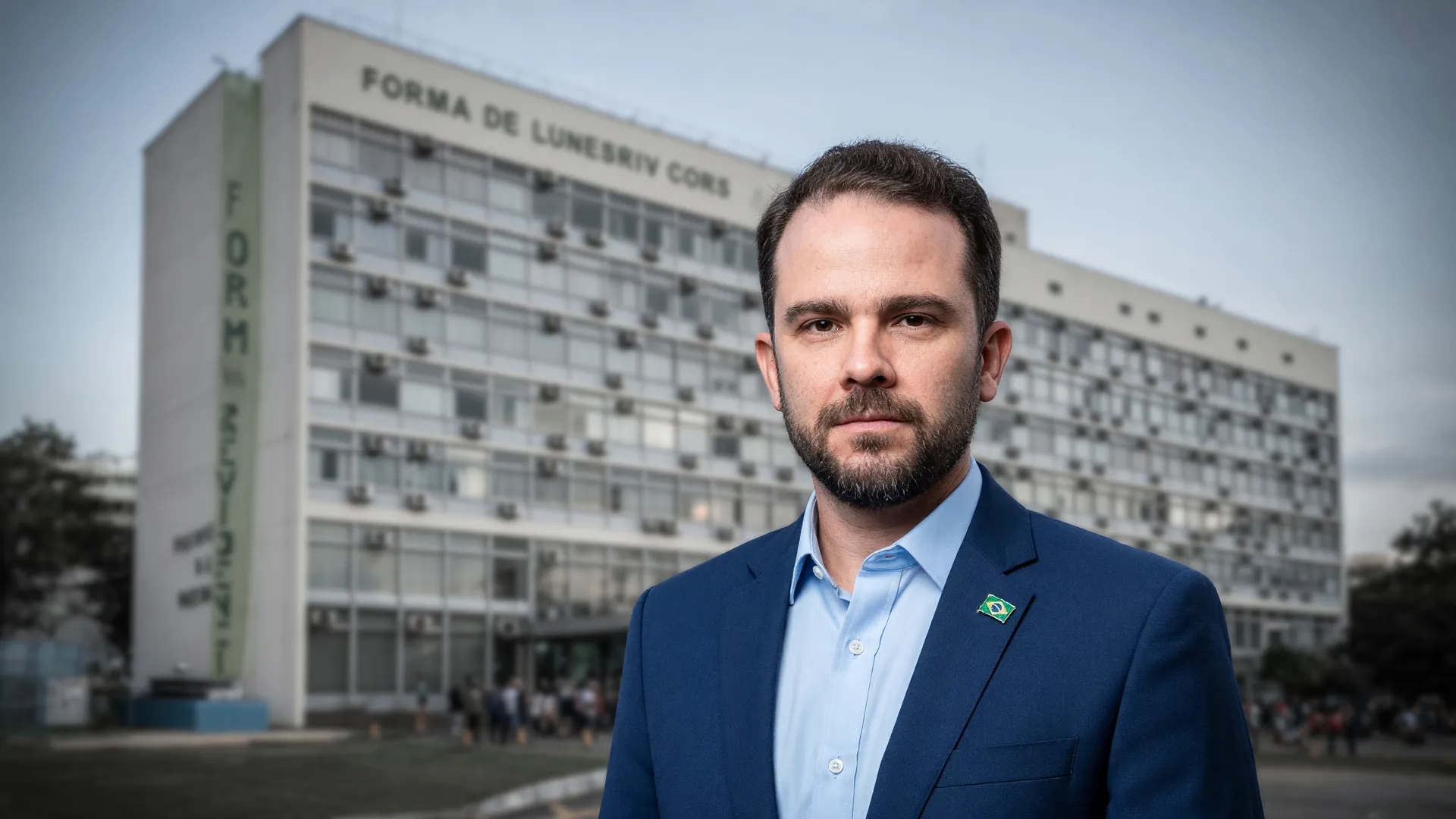 Ministro Dario Durigan quer taxar bets como cigarro para proteger endividados, no Ministério da Fazenda.