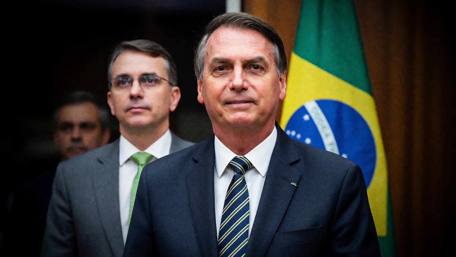 Flávio Bolsonaro defende Jair em polêmica sobre vídeo de Bolsonaro com IA exibido na convenção do PL