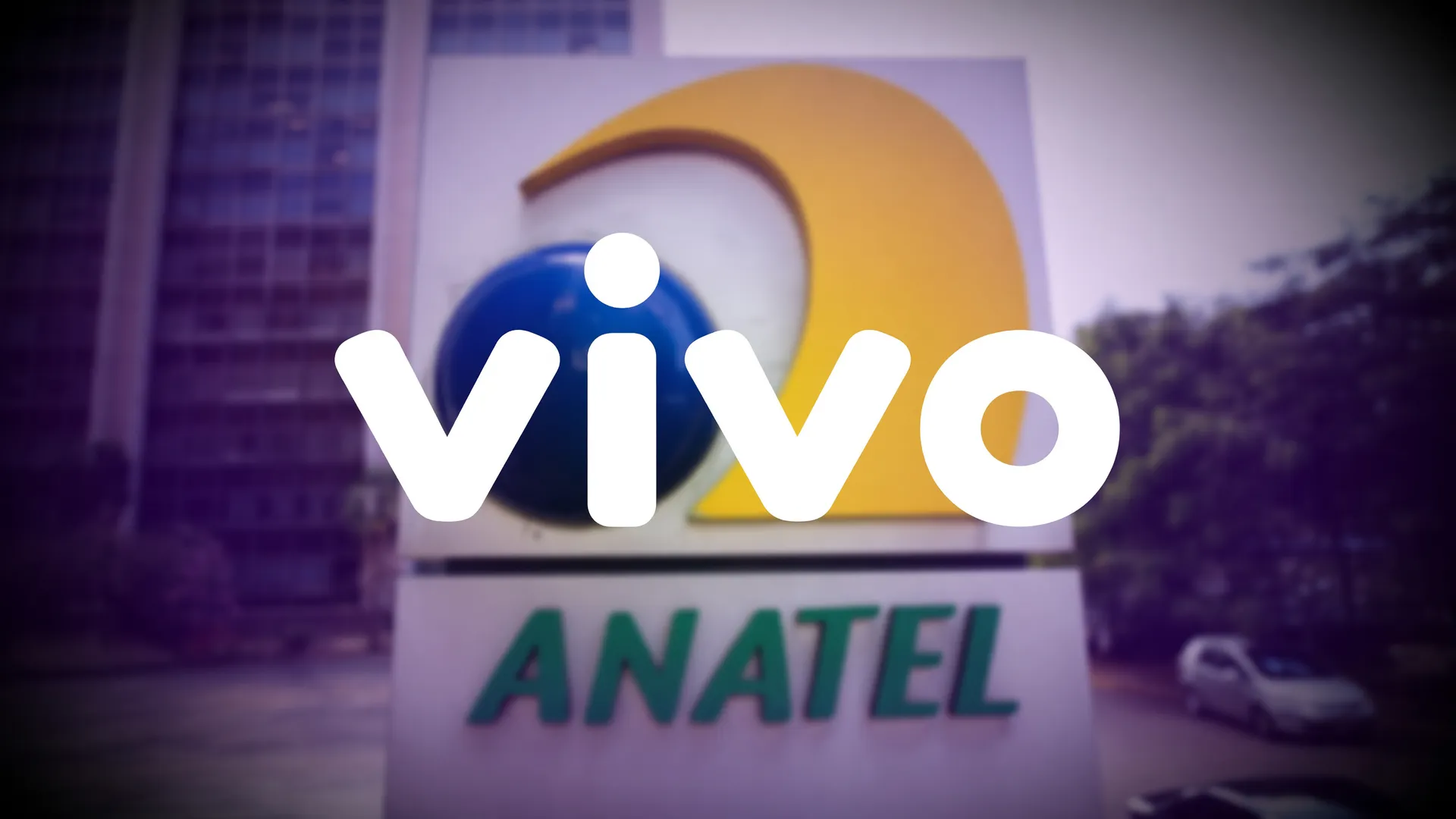 Logo da Vivo ao lado da Anatel, simbolizando o bloqueio de ligações anti-spam Vivo investigado pela agência reguladora