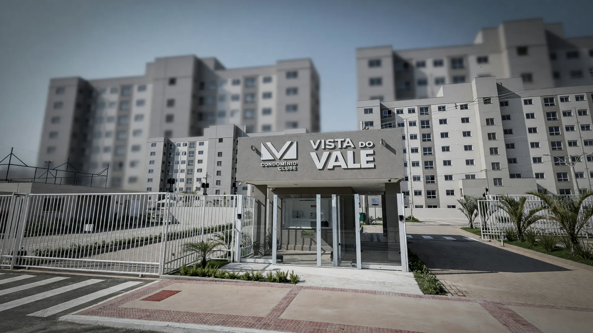 Edifício residencial enquanto condomínio sobe acima da inflação, pesando até 40% do aluguel