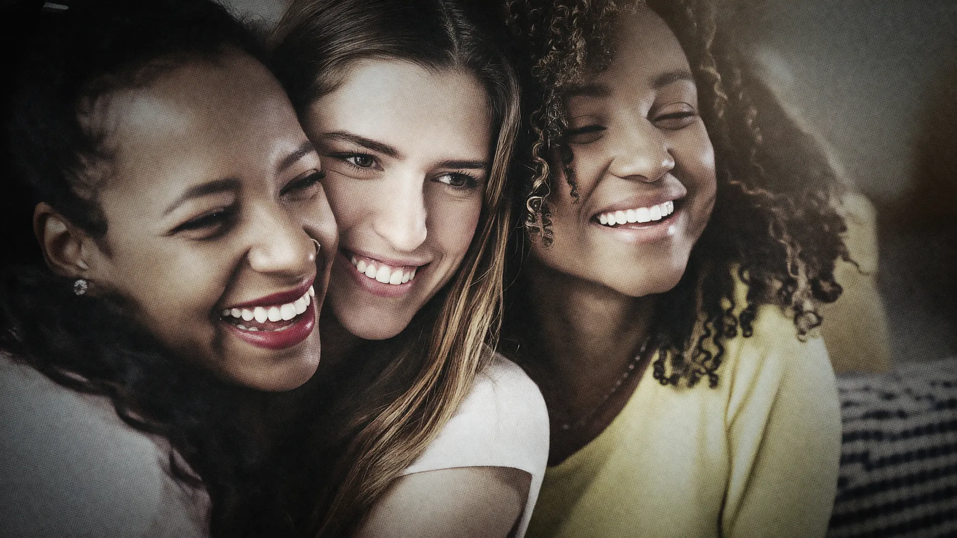 Adolescentes unidas, evocando os efeitos do estresse na adolescência sobre o cérebro e saúde mental