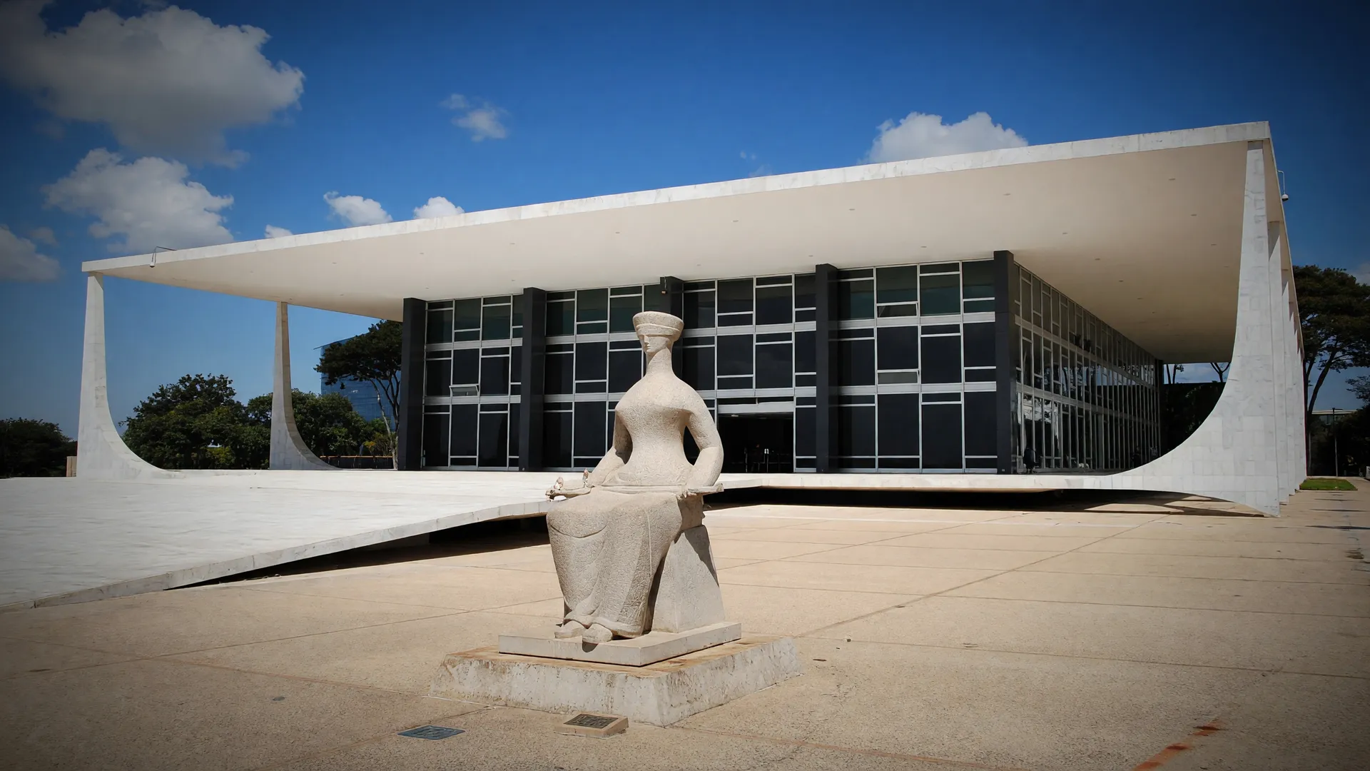 STF proíbe cobrança de IPTU por metragem do imóvel em decisão unânime que vale para todo o Brasil