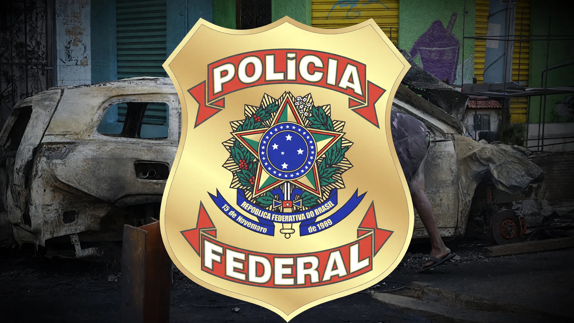Distintivo da Polícia Federal e marcas do crime organizado no caso do líder do Cartel do Sul morto