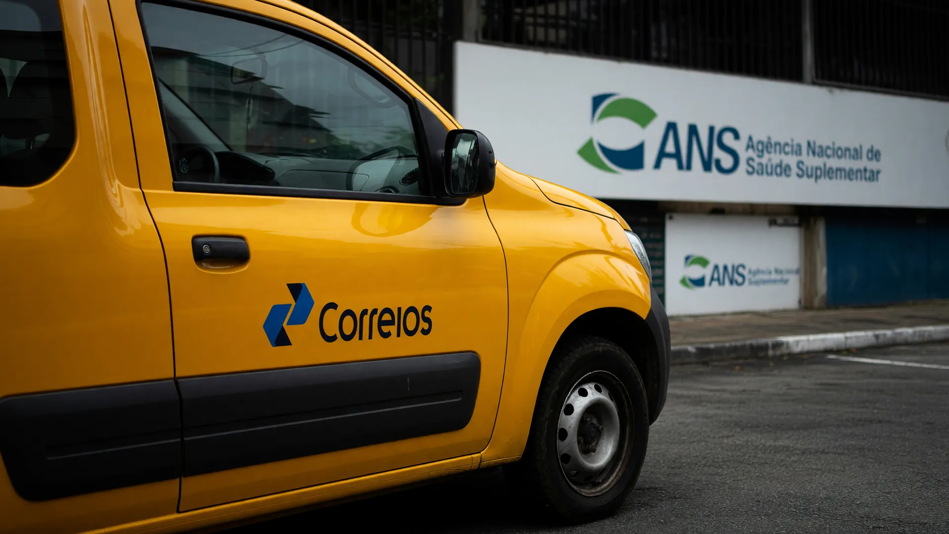 Correios e ANS ilustram o prejuízo do plano de saúde Correios de R$ 844 milhões em 2025