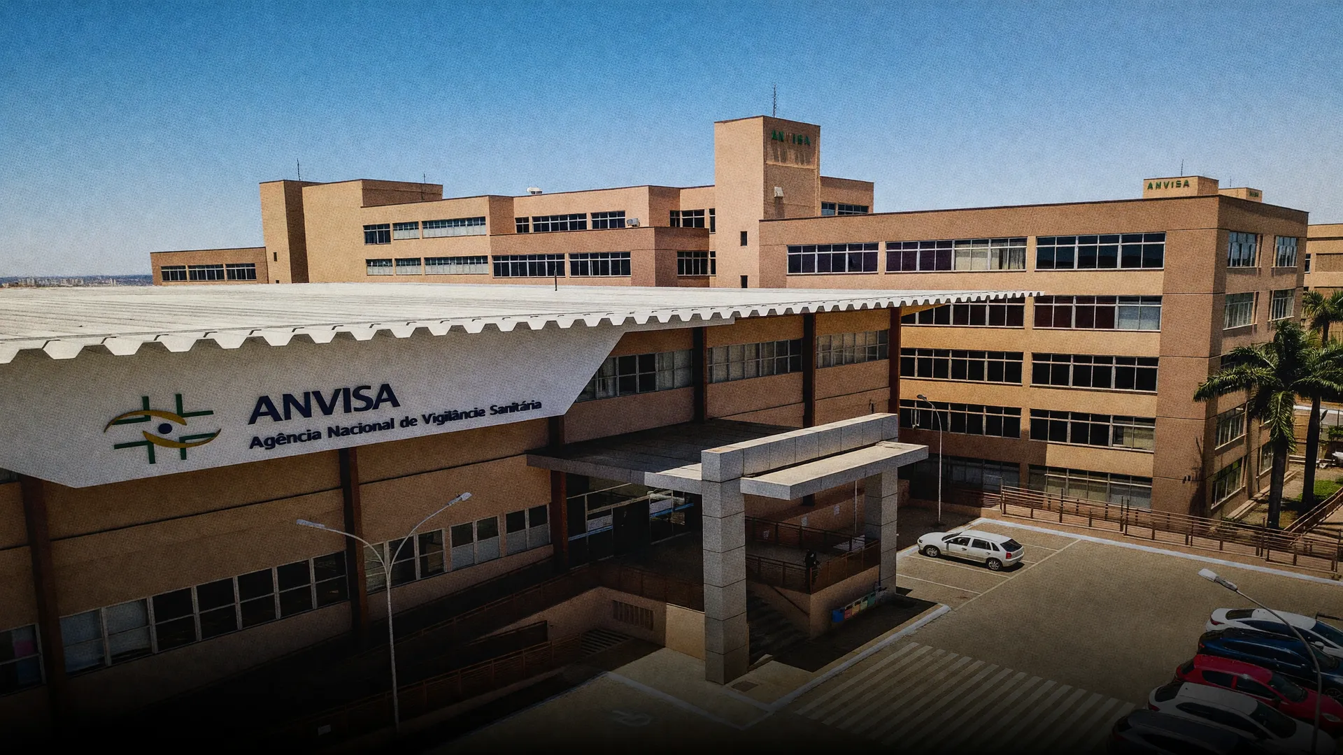 Anvisa apreende suplemento ômega-3 falsificado: sede do órgão em Brasília reflete ação de vigilância sanitária