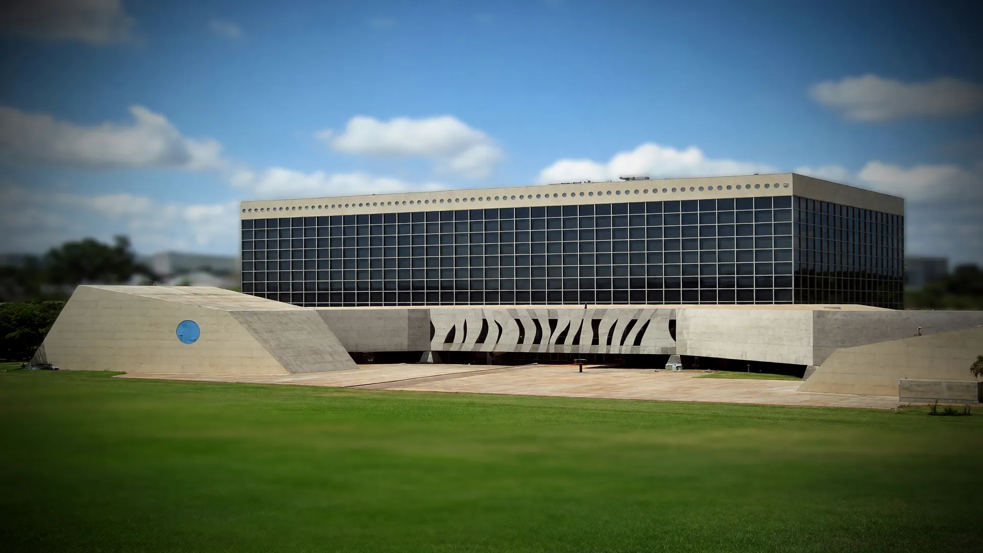 STJ em Brasília: sede da decisão que valida testemunho indireto crime organizado no país