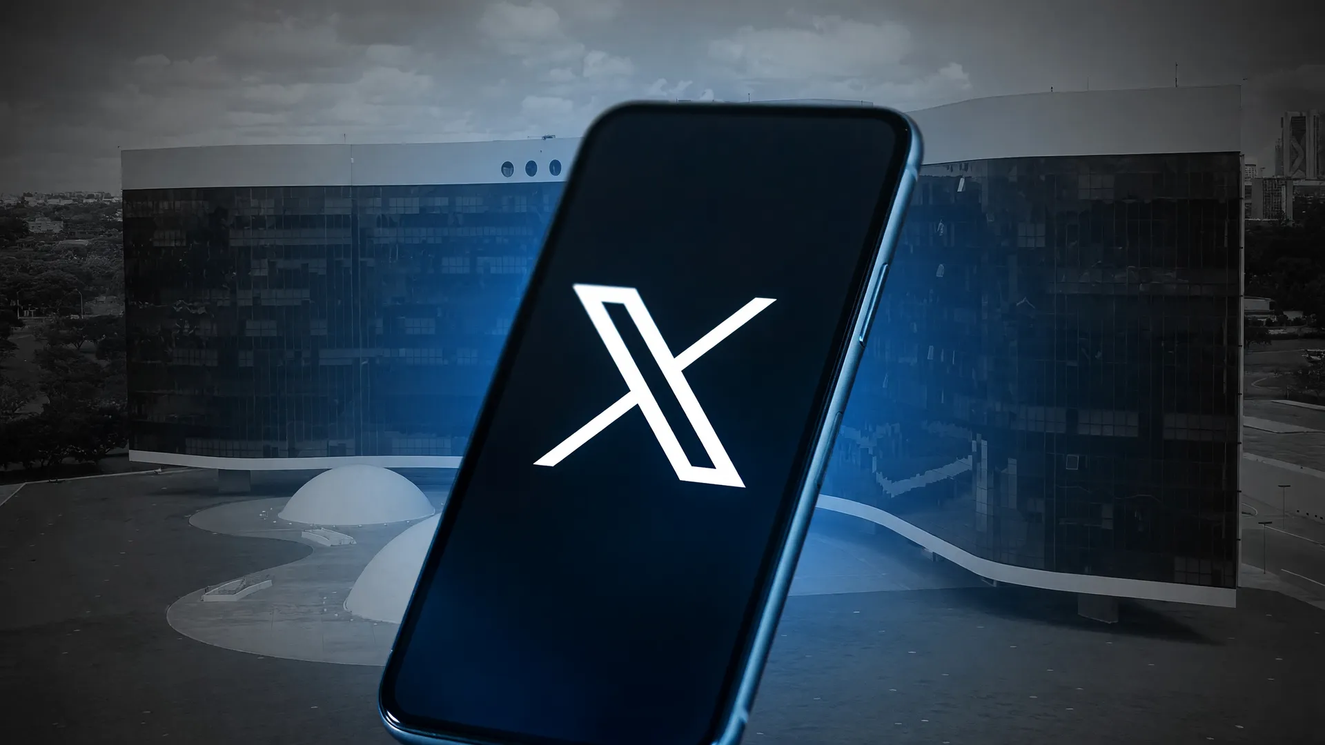 X deixa de recomendar candidatos em 2026: logo da rede social e fachada do TSE em montagem editorial