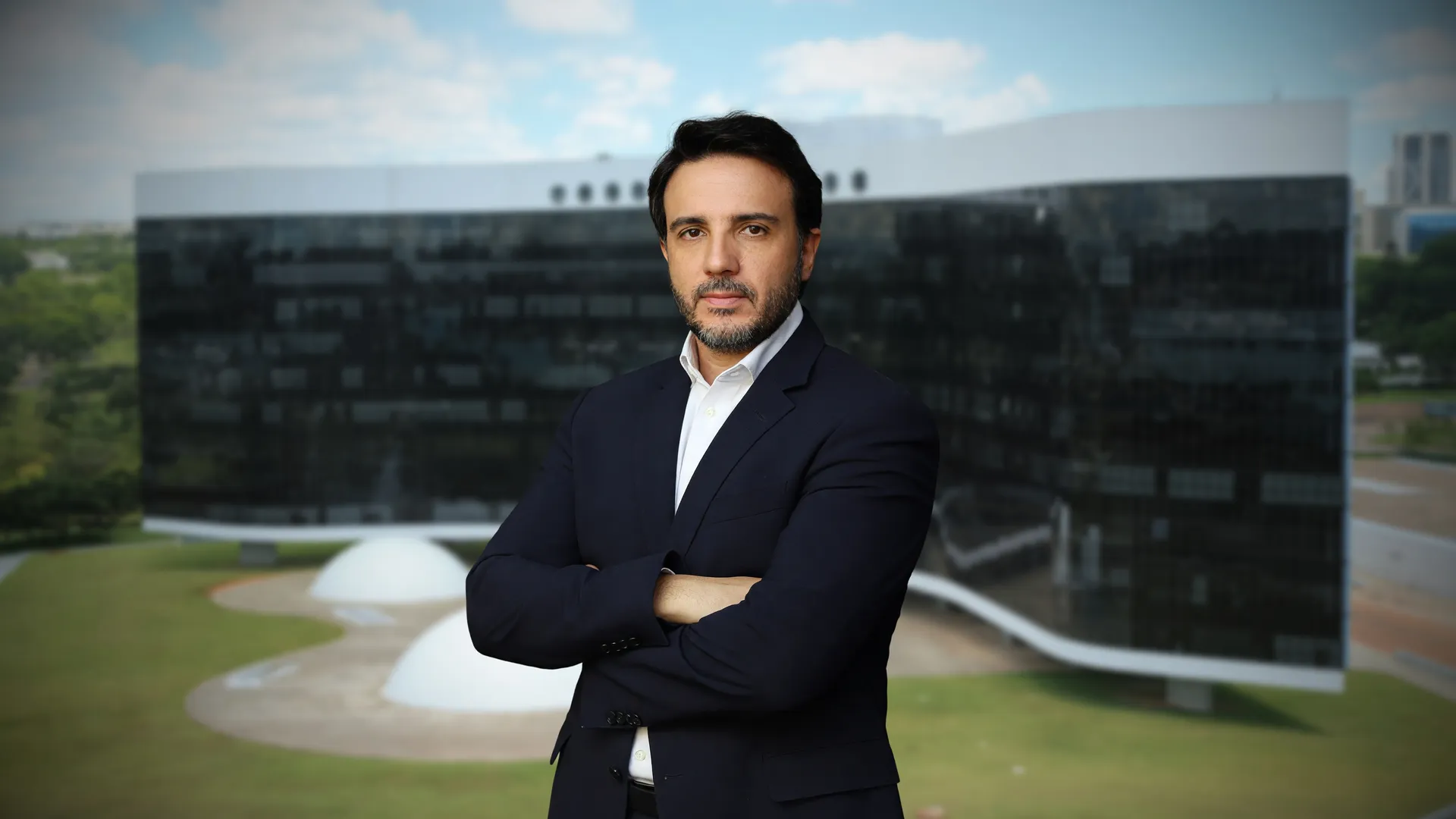 Investigação por abuso de poder Renan Santos: candidato diante do Tribunal Superior Eleitoral