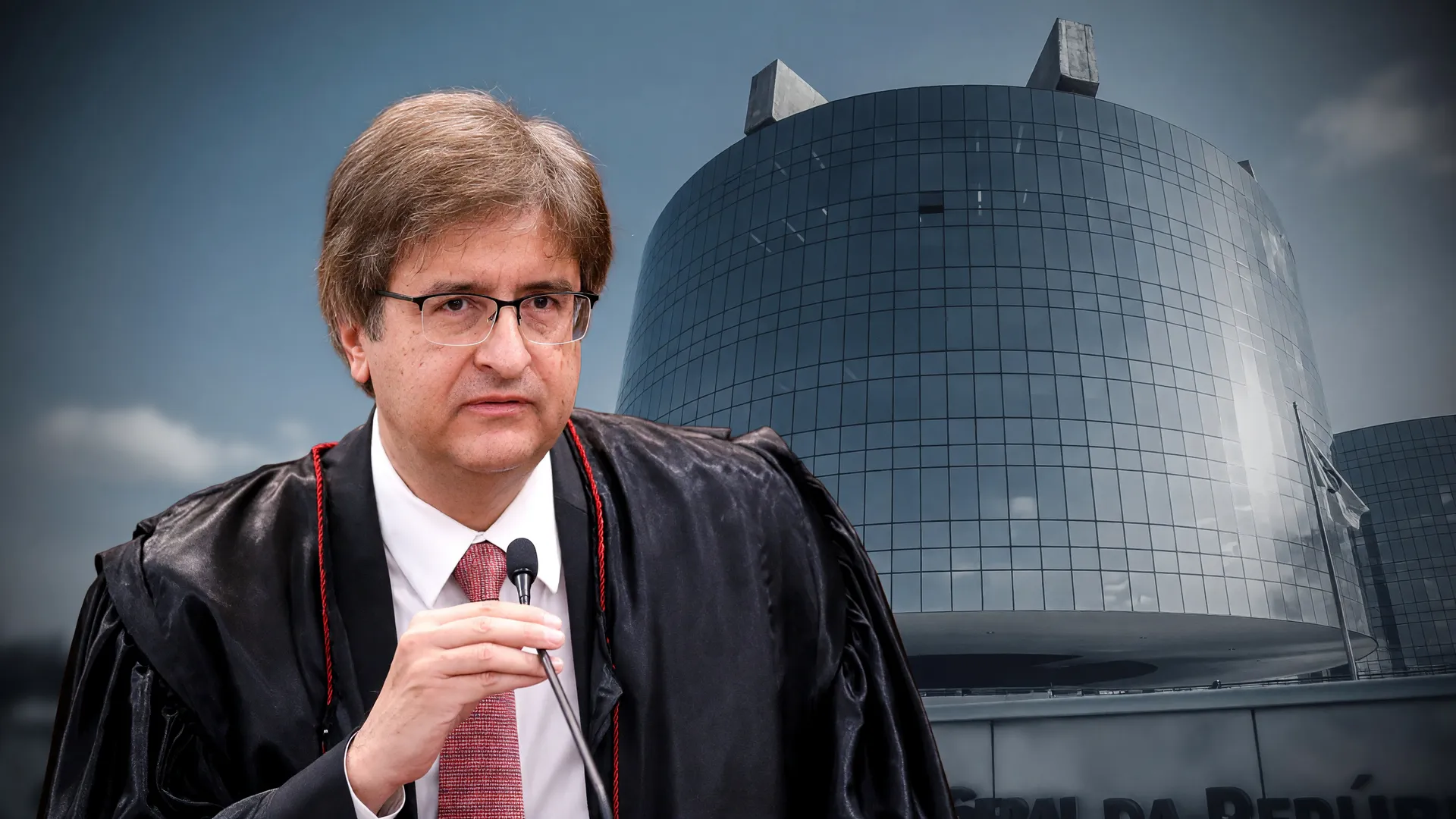 Paulo Gonet diante da sede do MPF, após conselho negar afastamento de Gonet caso Master