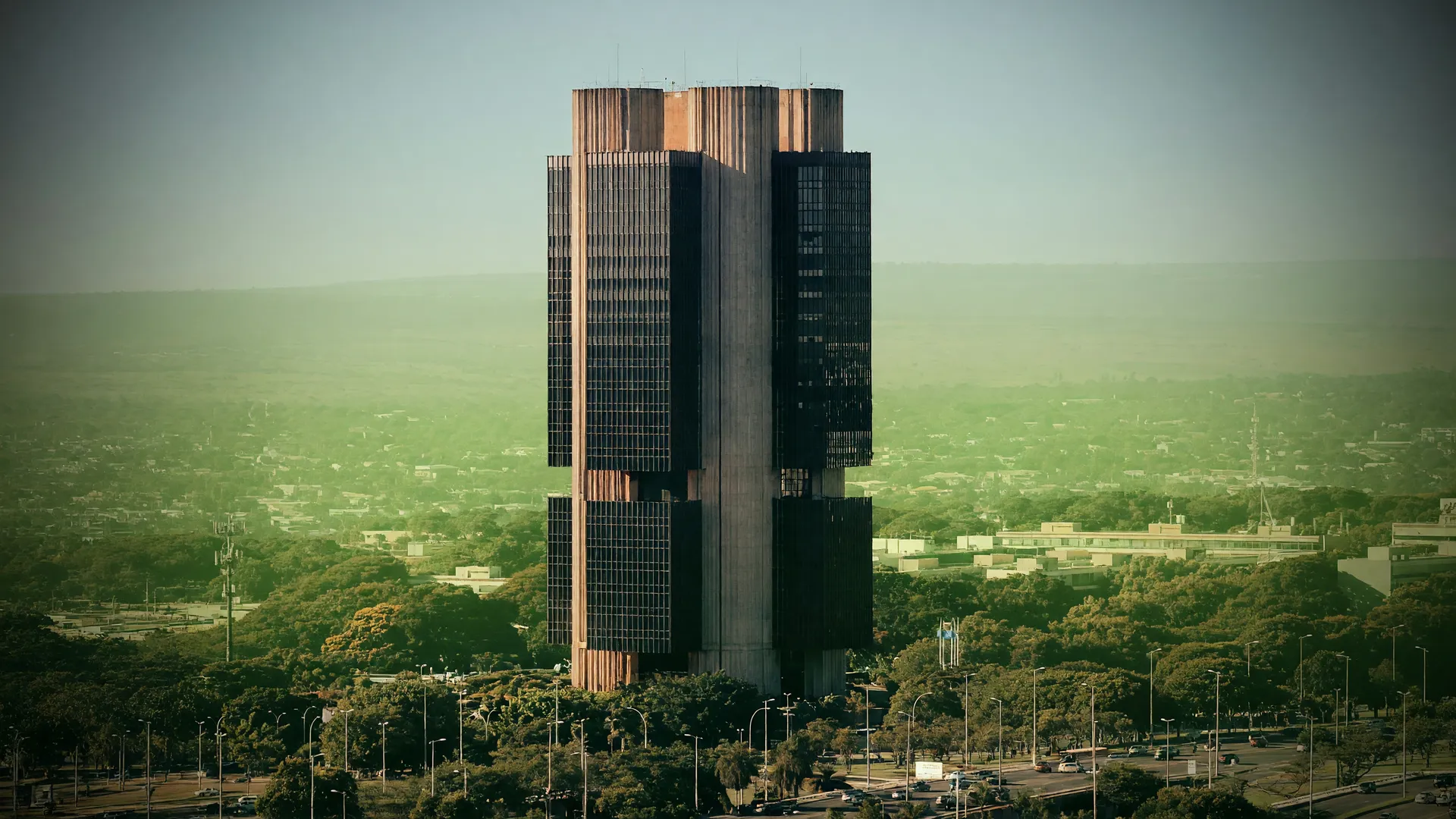 Banco Central em Brasília em contexto de desaceleração do consumo das famílias e queda do PIB
