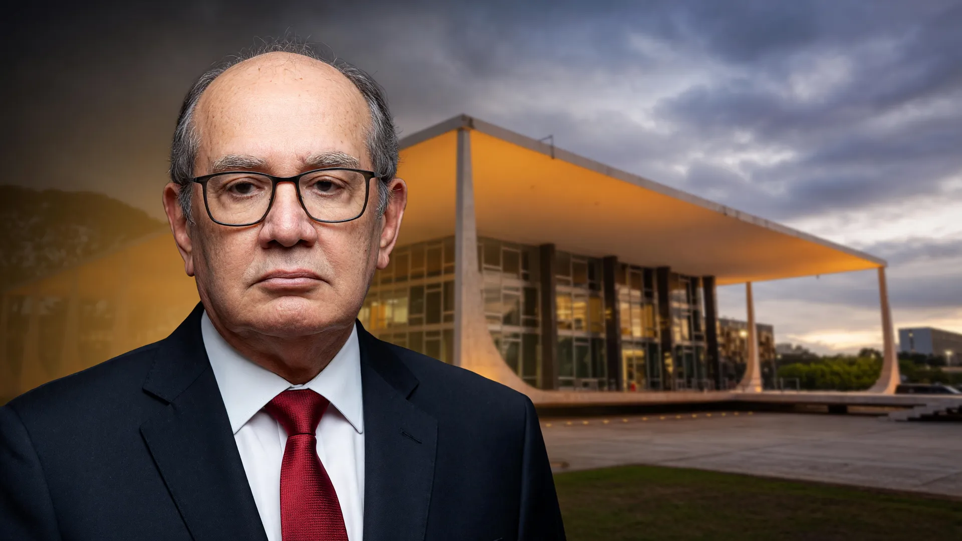 Gilmar Mendes questiona Fux em retrato formal com a fachada iluminada do STF ao entardecer