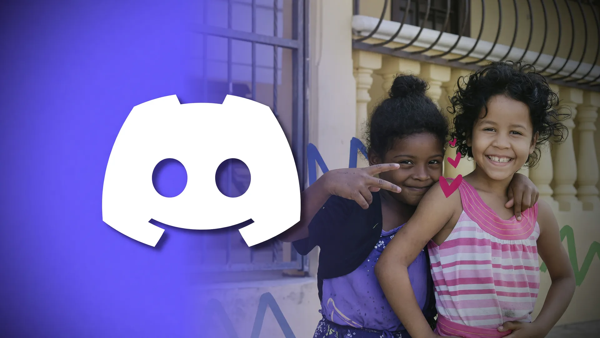 Justiça obriga Discord proteger crianças: logo da plataforma ao lado de duas crianças abraçadas e sorridentes.
