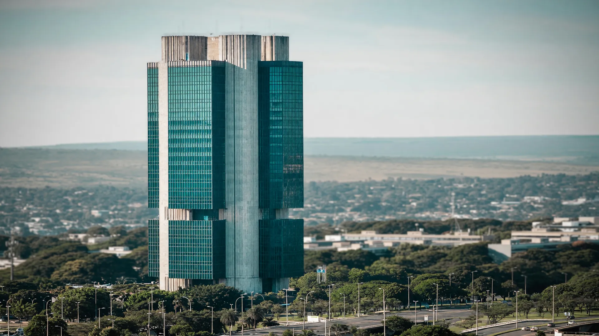 Sede do Banco Central em Brasília ilustra a projeção do PIB para 2026, revisada para baixo pela autoridade monetária.