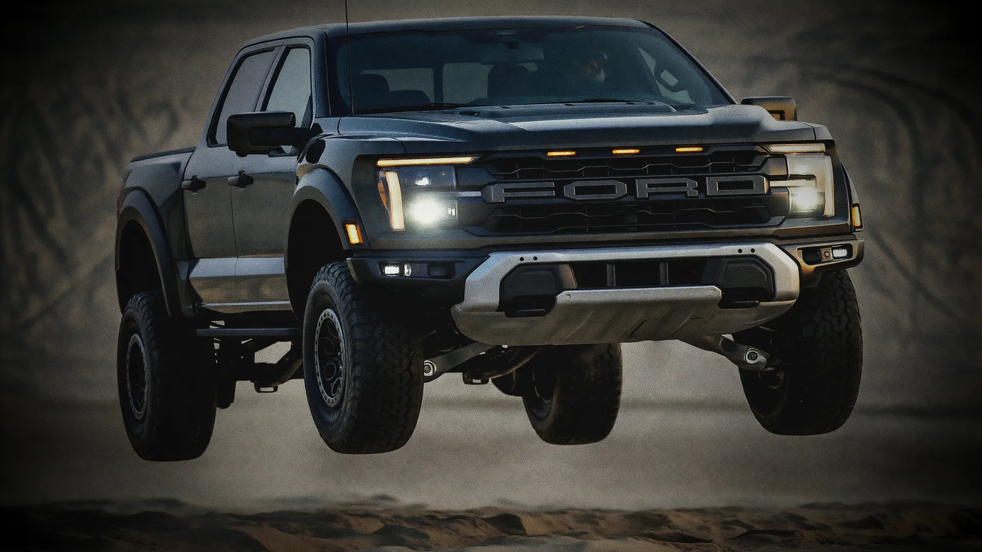 Picape Ford com faróis acesos no recall Ford Ranger motor 3.0 por risco de vazamento de gases do escapamento