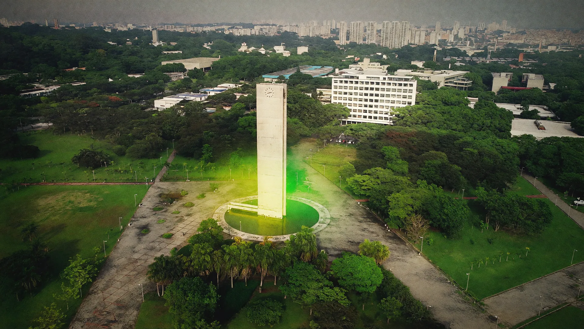 USP ranking mundial de universidades: vista aérea do campus simboliza conquista brasileira no topo global.