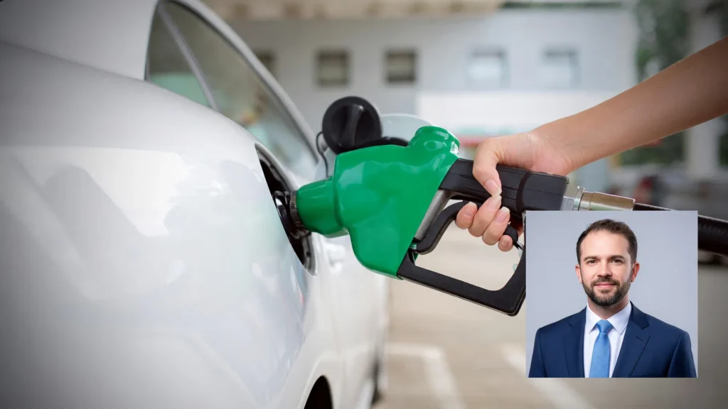 Abastecimento de combustível ilustra corte nos impostos federais sobre a gasolina anunciado pelo governo