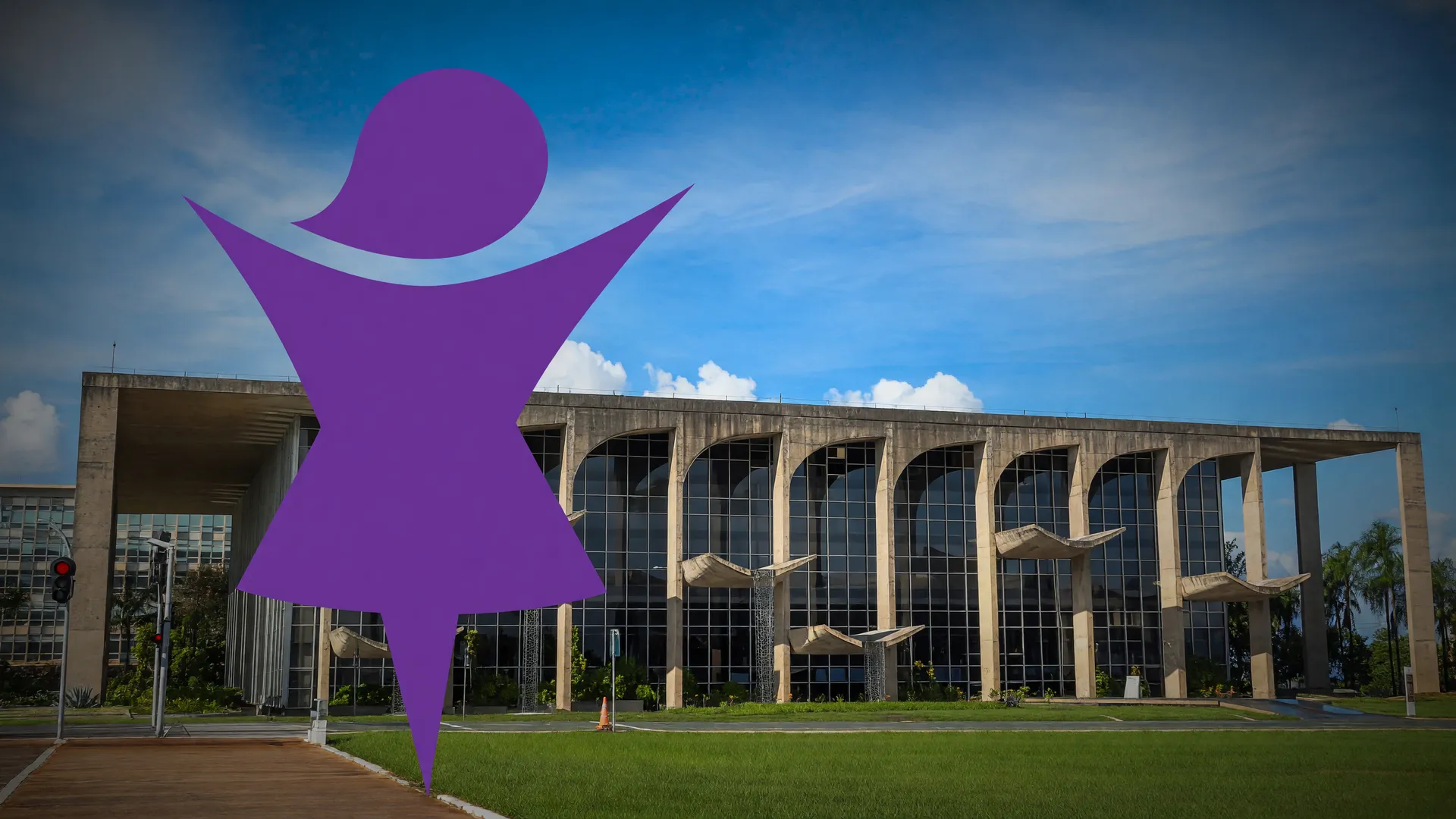 Símbolo da Ligue 180 sobre o Palácio da Justiça, ilustrando a operação mulher segura prisões contra agressores