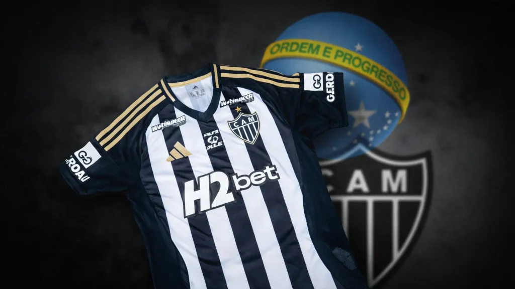 Camisa do Atlético-MG estampada com marca de aposta ilustra fim do patrocínio de bets no futebol após nova lei federal
