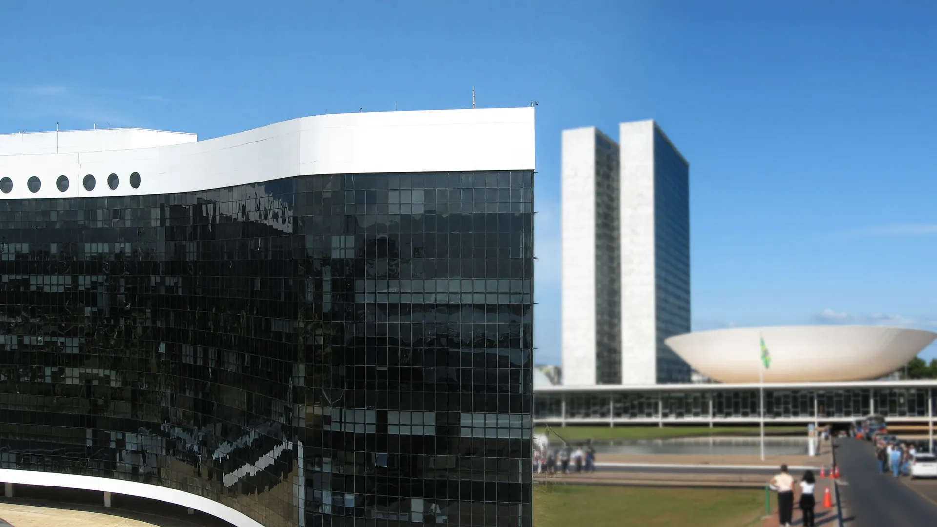 TSE e Congresso Nacional representam o primeiro turno eleições 2026, com milhões de eleitores às urnas