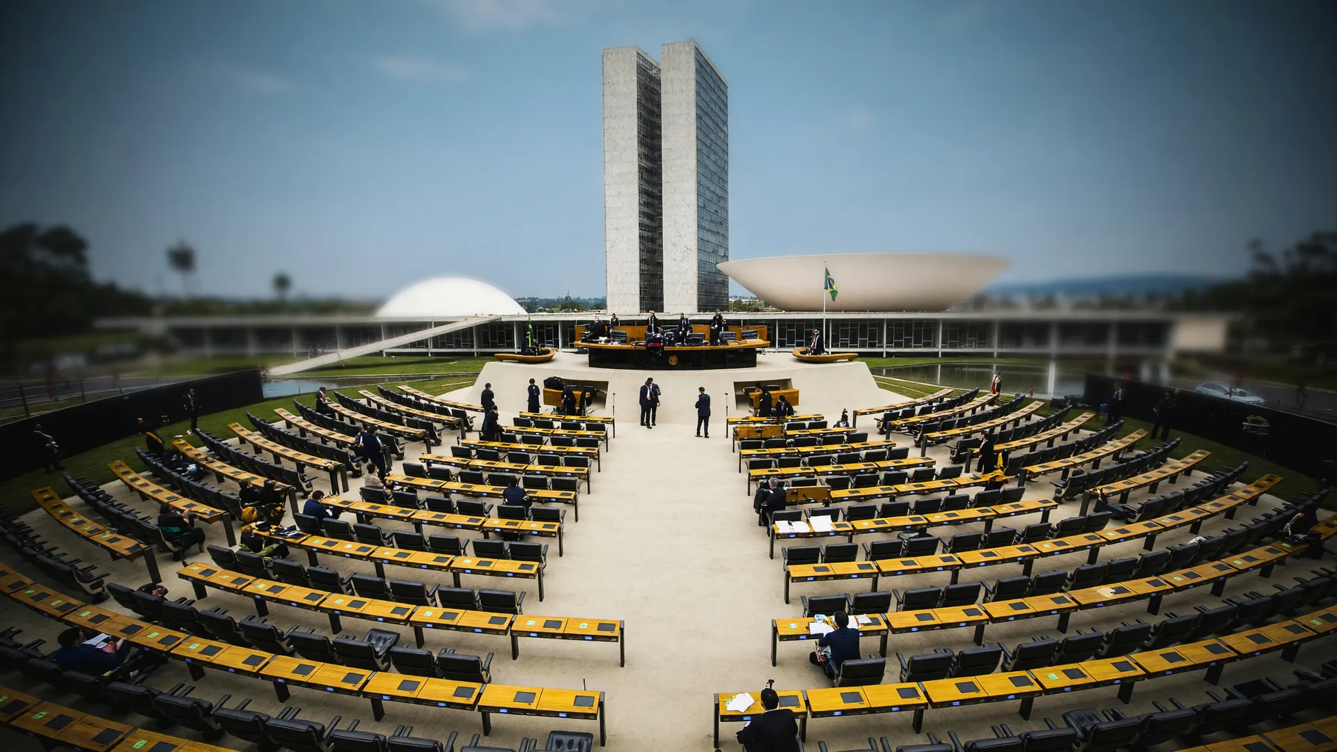 Plenário da Câmara dos Deputados representa propostas contra unidades de conservação no Congresso