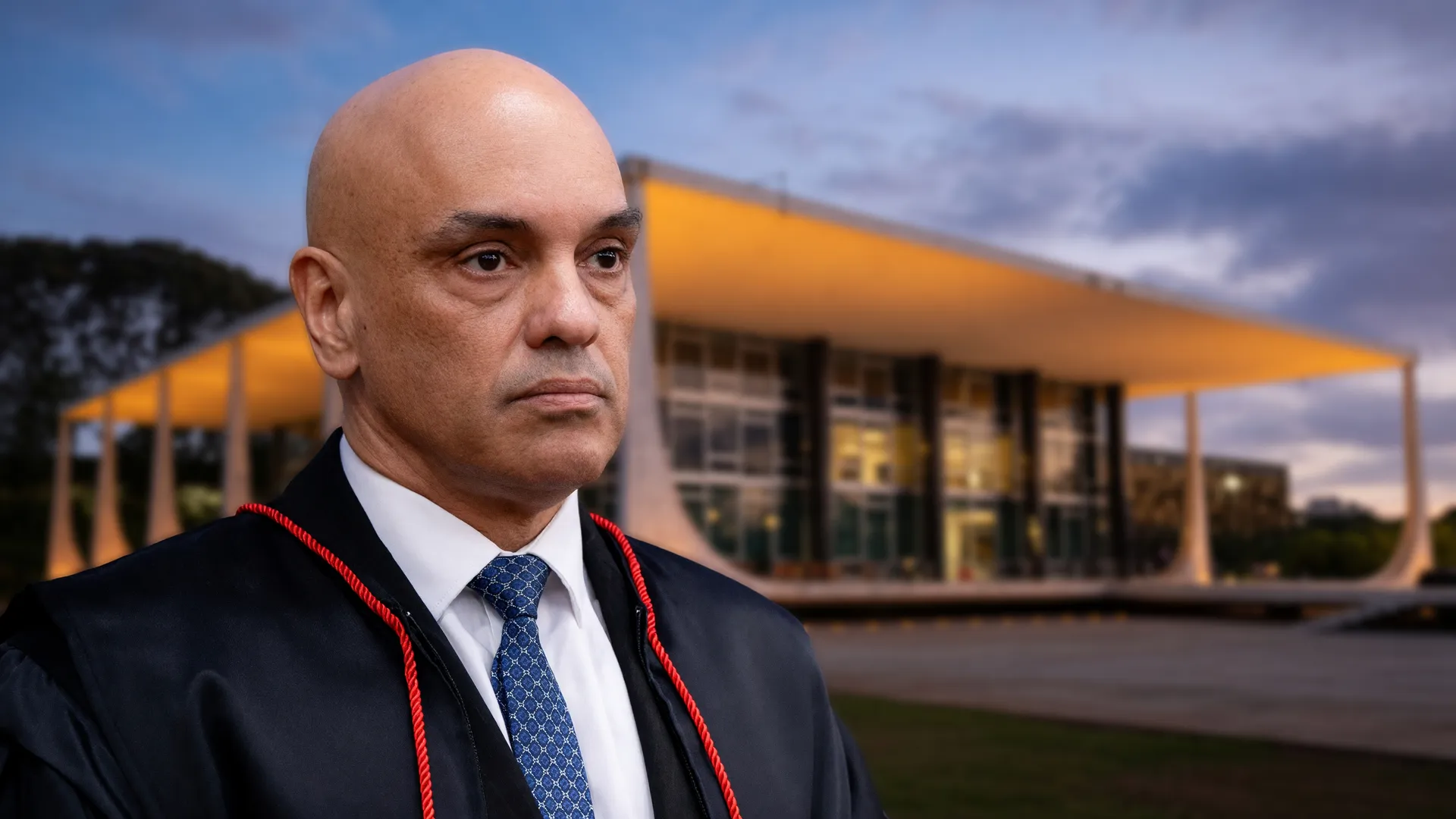 Alexandre de Moraes na sede do STF, autor da decisão que concede regime semiaberto a Débora do Batom