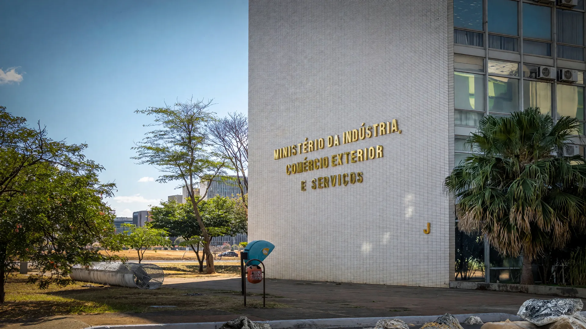 Fachada do MDIC em Brasília, sede da nova secretaria terras raras decreto Lula para minerais críticos